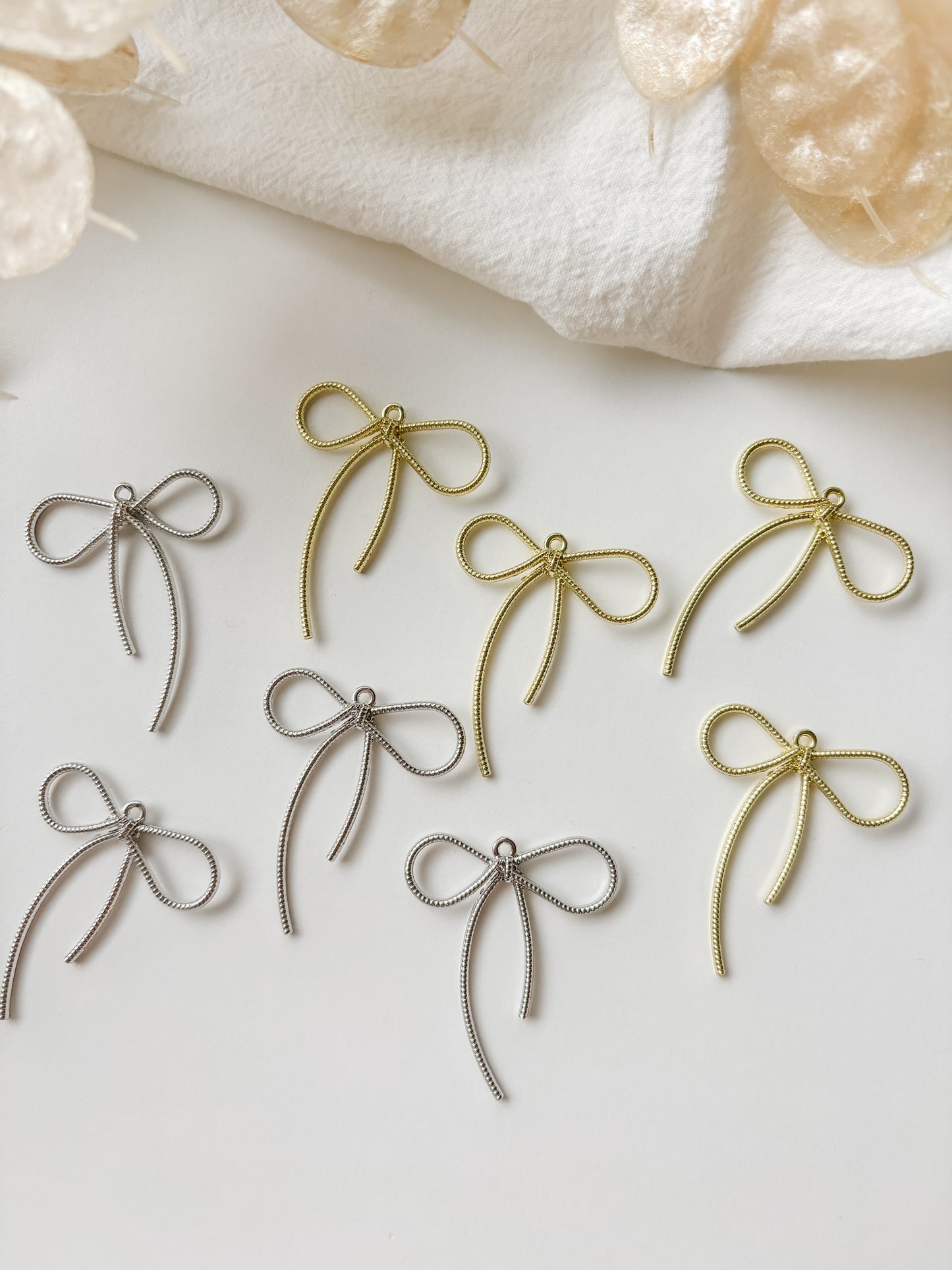 Pendant bow 43x36mm, 1pc
