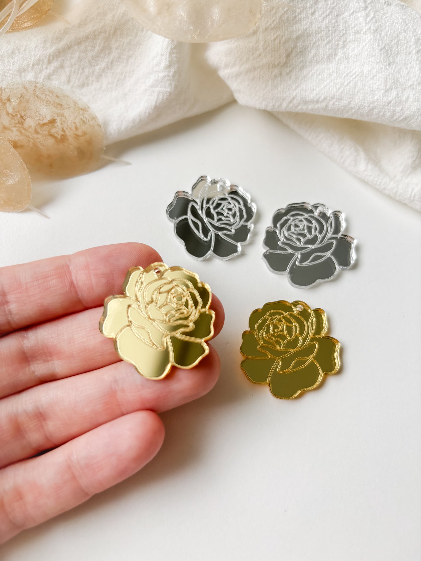 Pendant rose 29x28mm, 1 pair