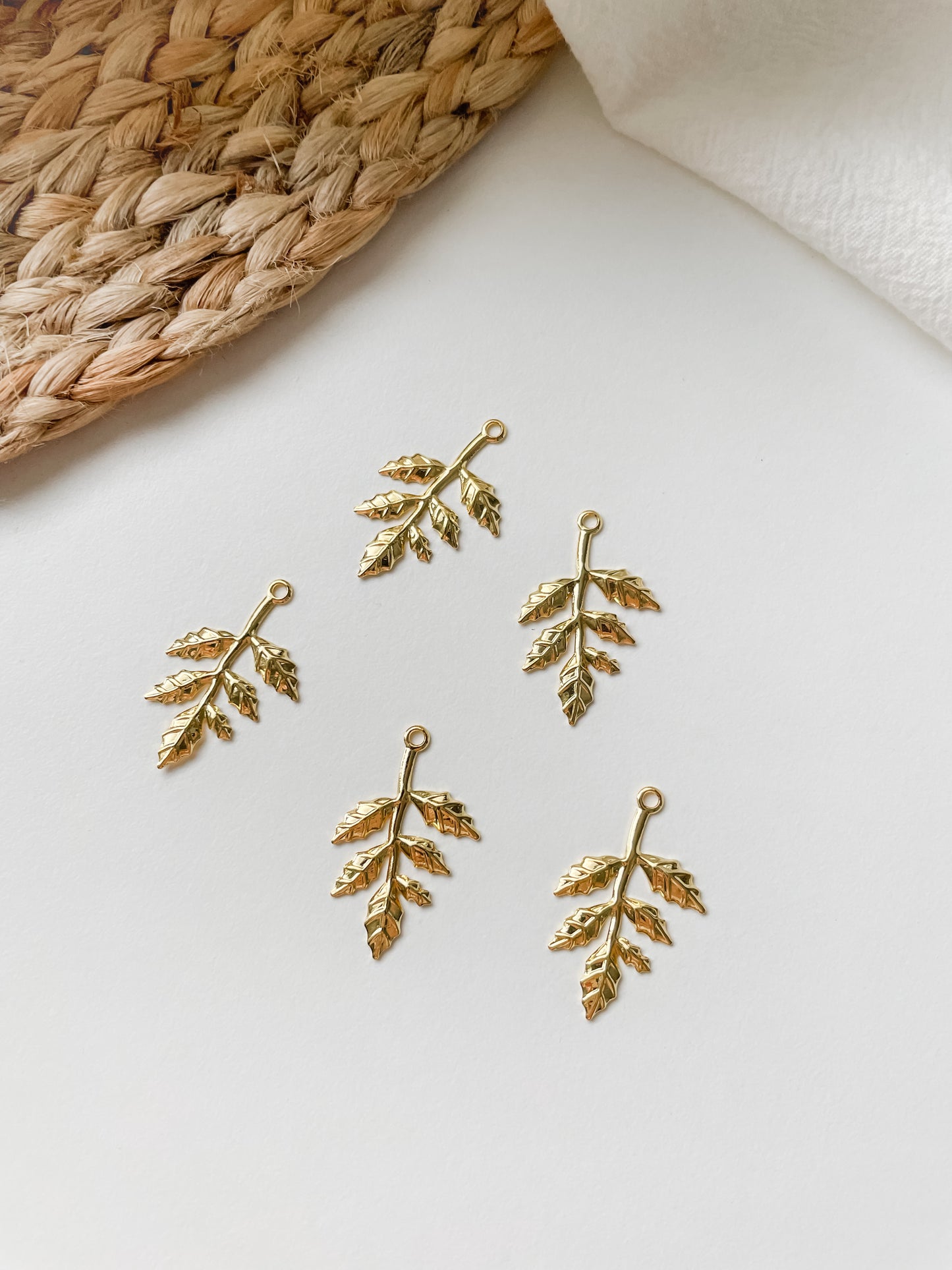 Pendant leaf gold plated 12.5x10x2mm, 1pc