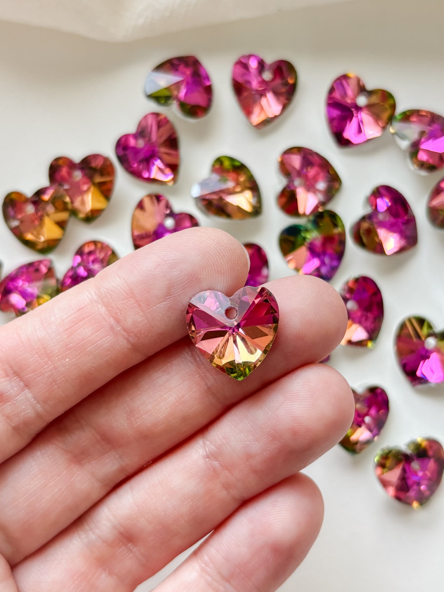 Glass pendant heart 14x8mm, 6pcs