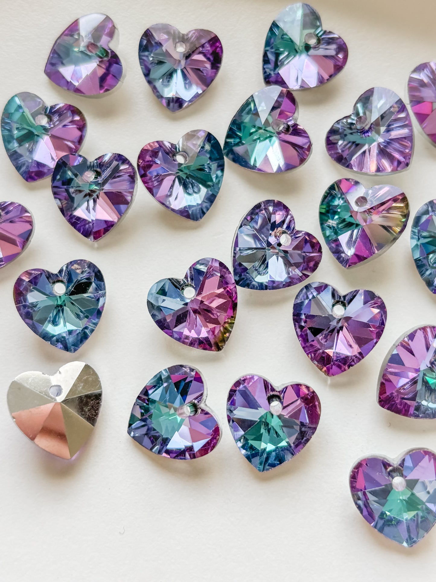 Glass pendant heart 14x8mm, 6pcs