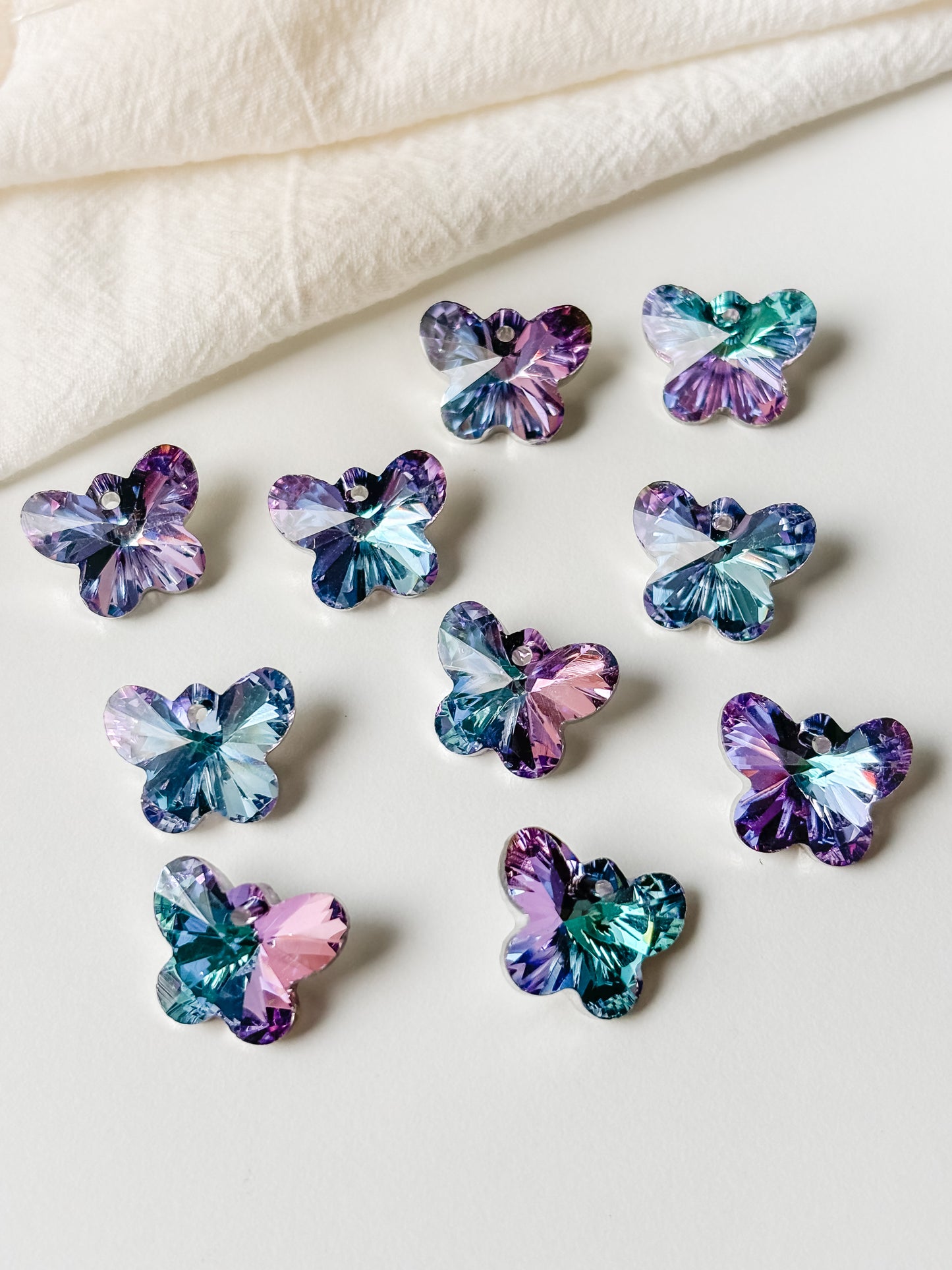 Glass pendant butterfly 14x17.5x9mm, 1pc