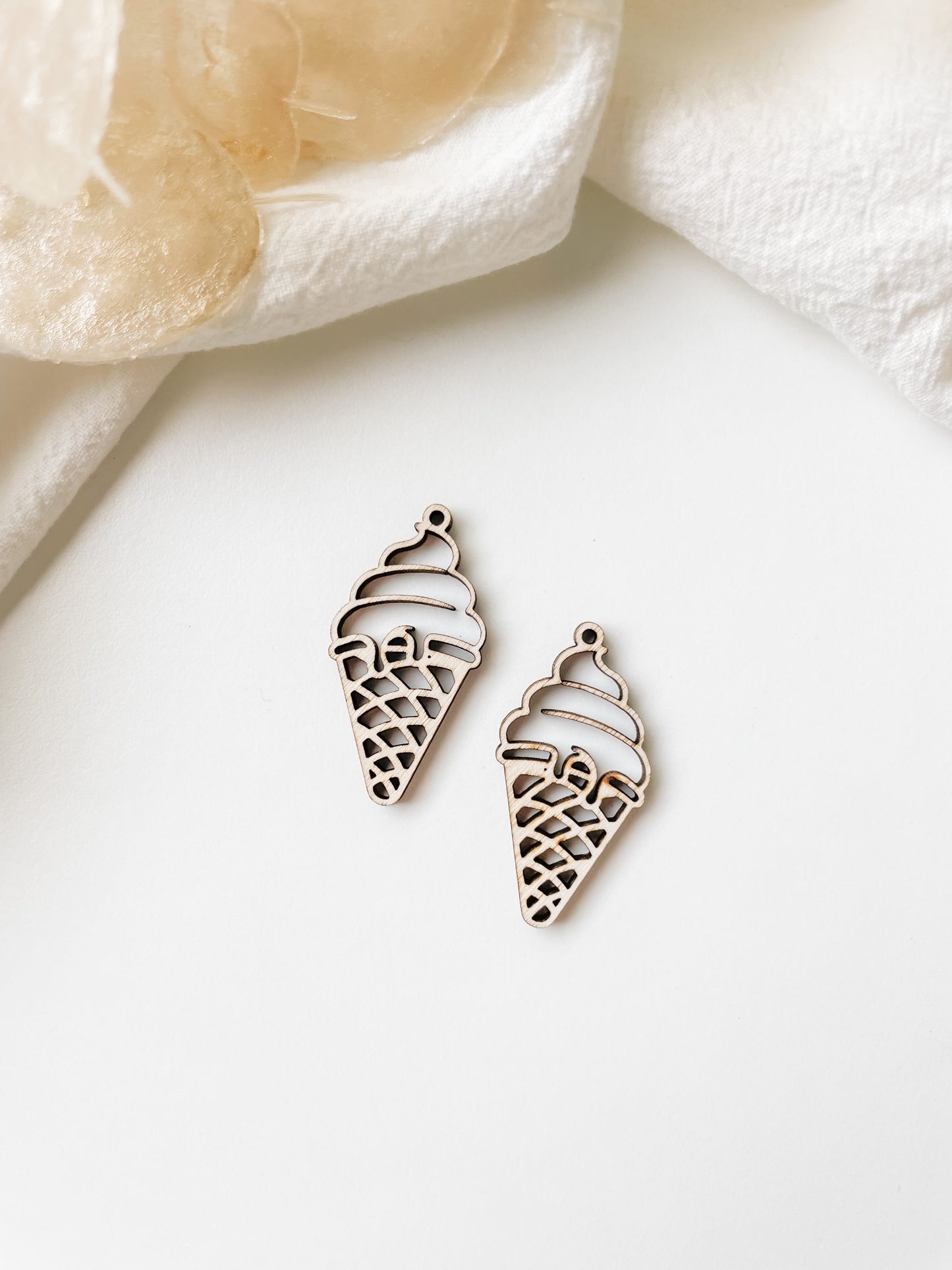 Pendant ice cream birch plywood 40mm, 1 pair, m139