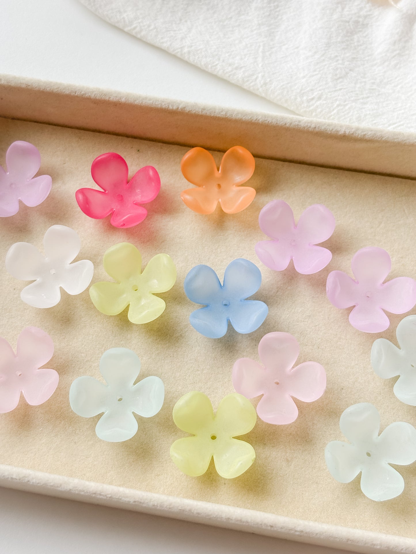 Pearl flower 27x27x11mm, mix.10pcs