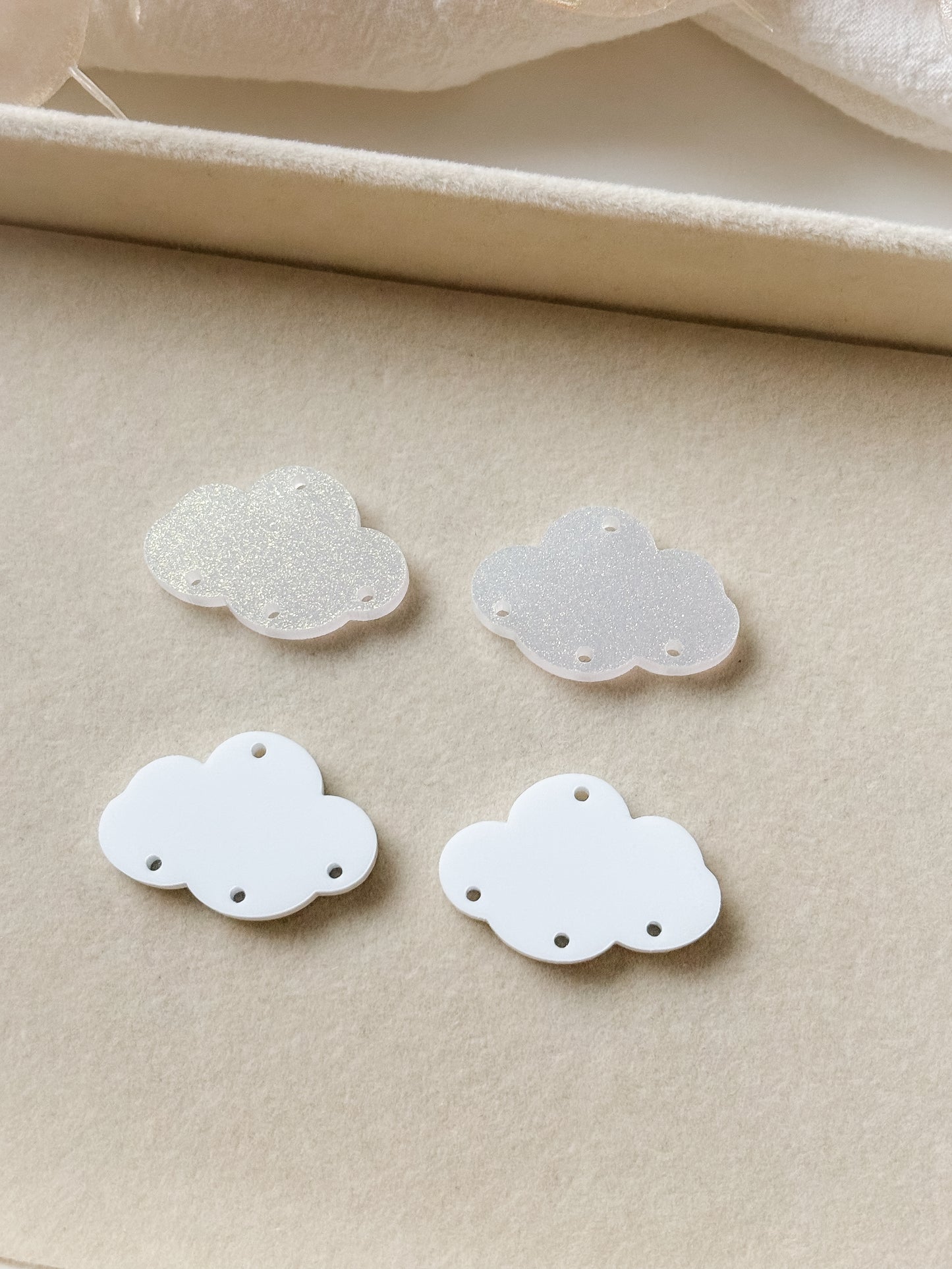 Riipus pilvi 30x20mm, 1pari