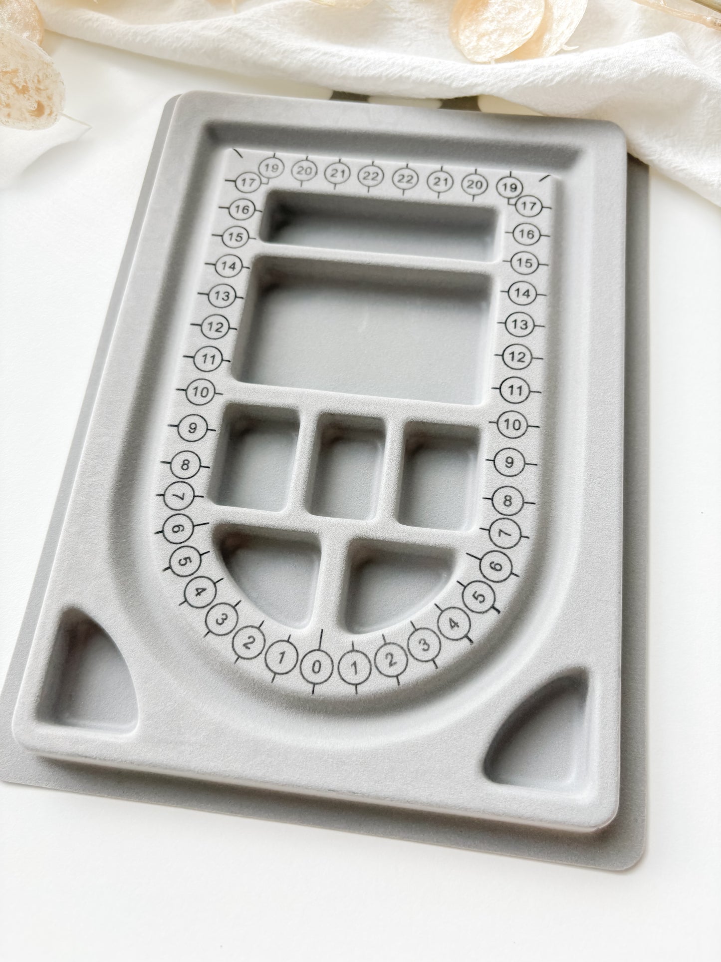 Beadwork tray 23x15.6x1.3cm