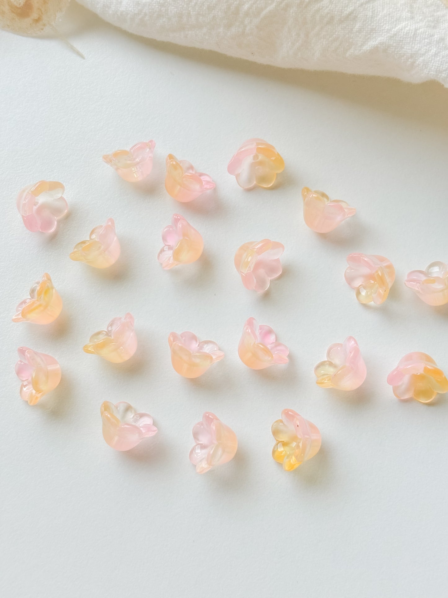 Glass bead flower 12x8mm, 10pcs
