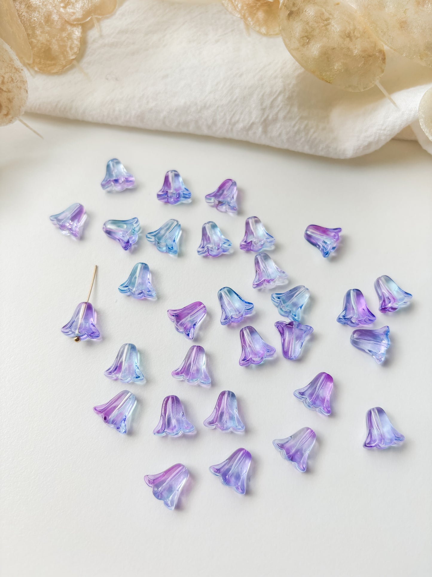 Glass bead flower 10x11x5.5mm, 6pcs
