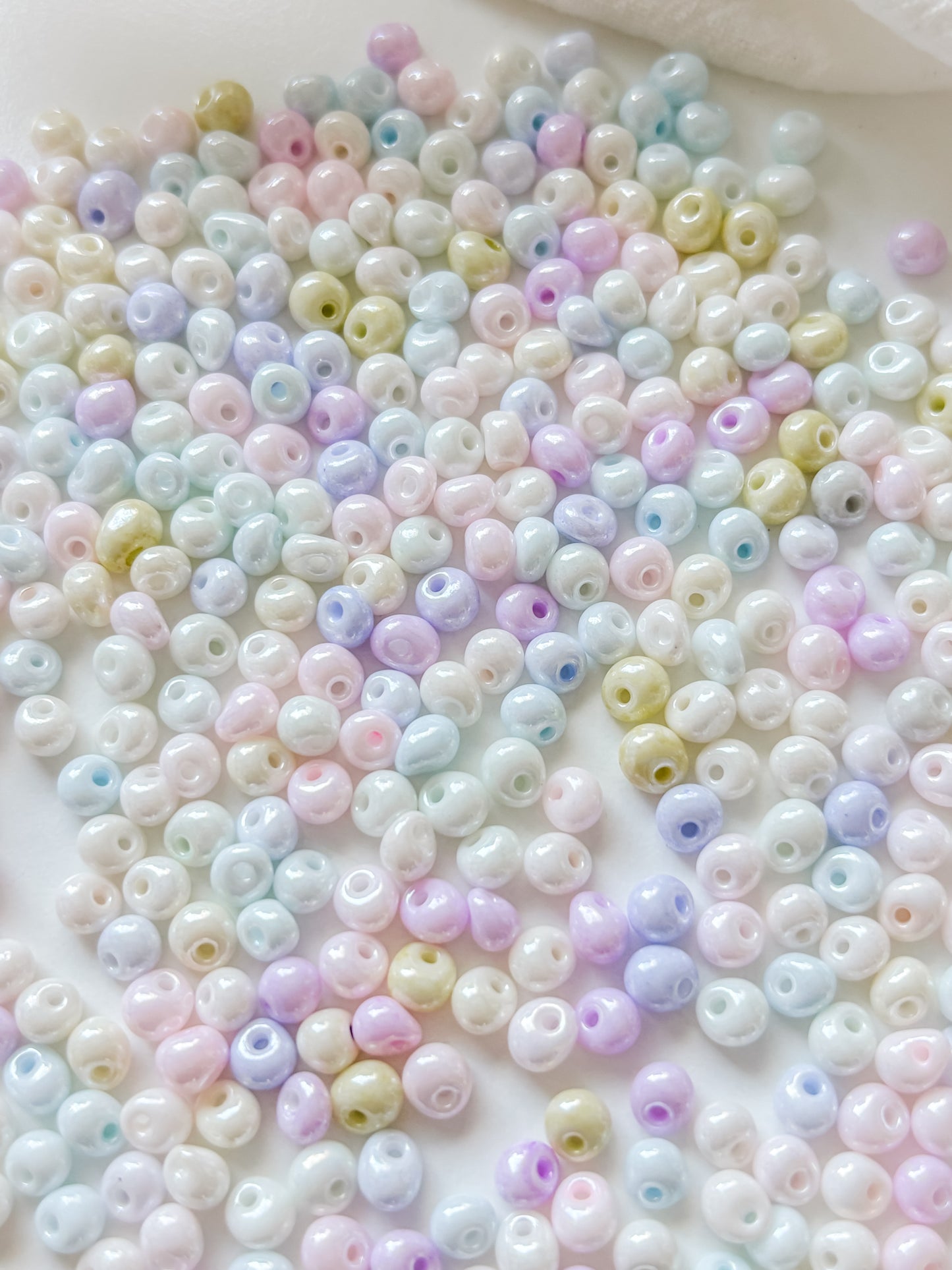 Lasihelmi 4mm, 50kpl