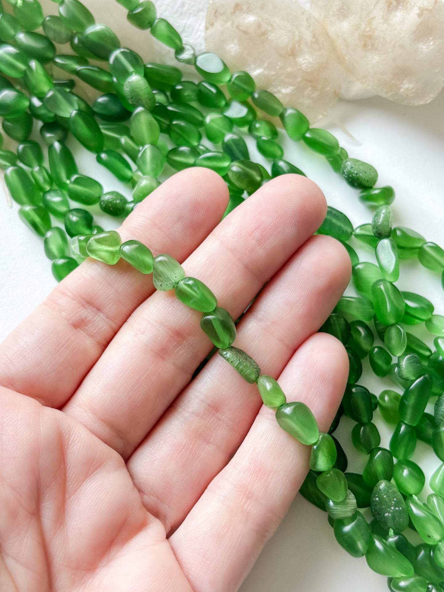 Lasihelmi 6.5~10x5~7x4~6.5mm
