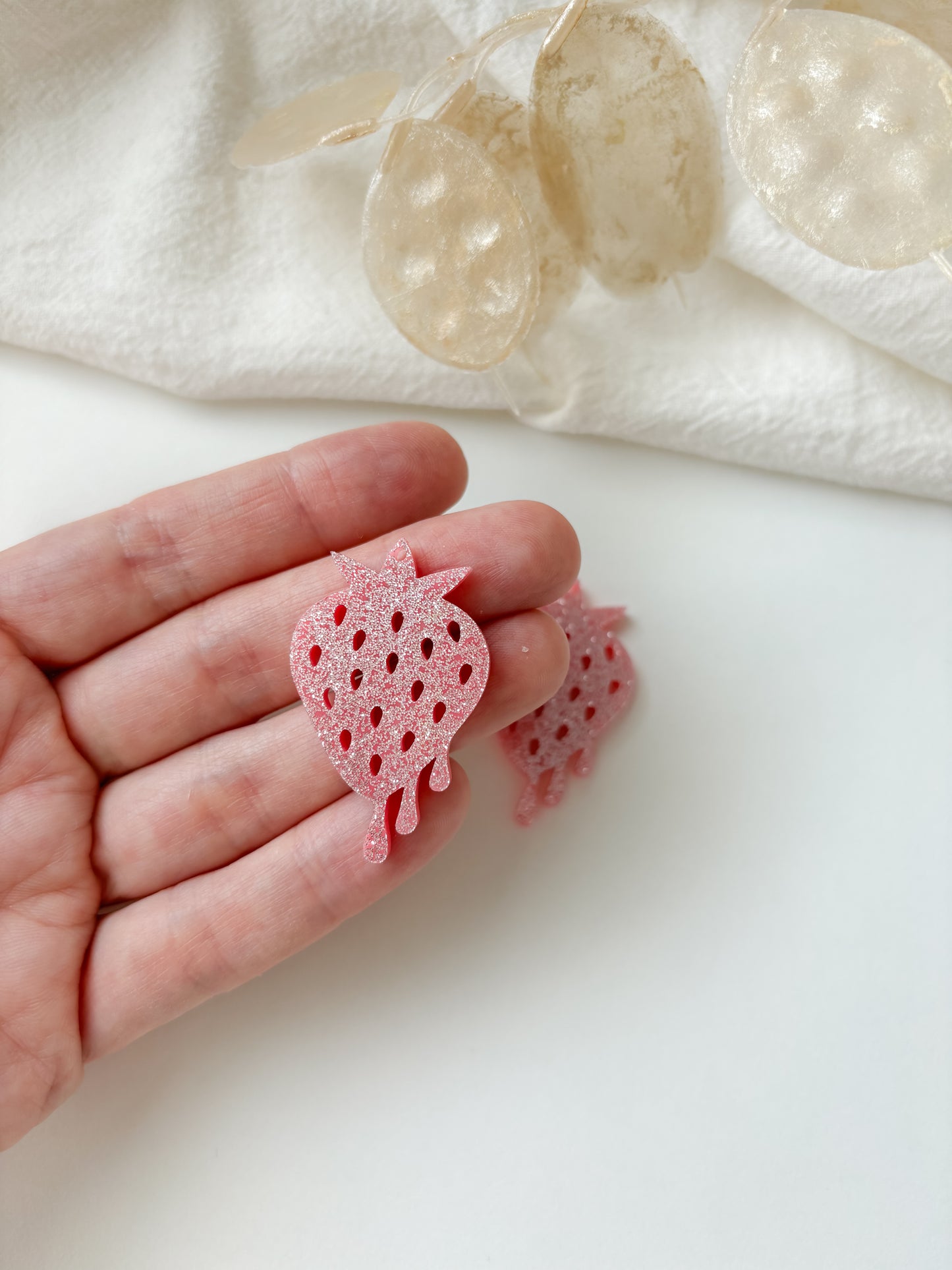 Pendant strawberry 40mm, pink, 1 pair