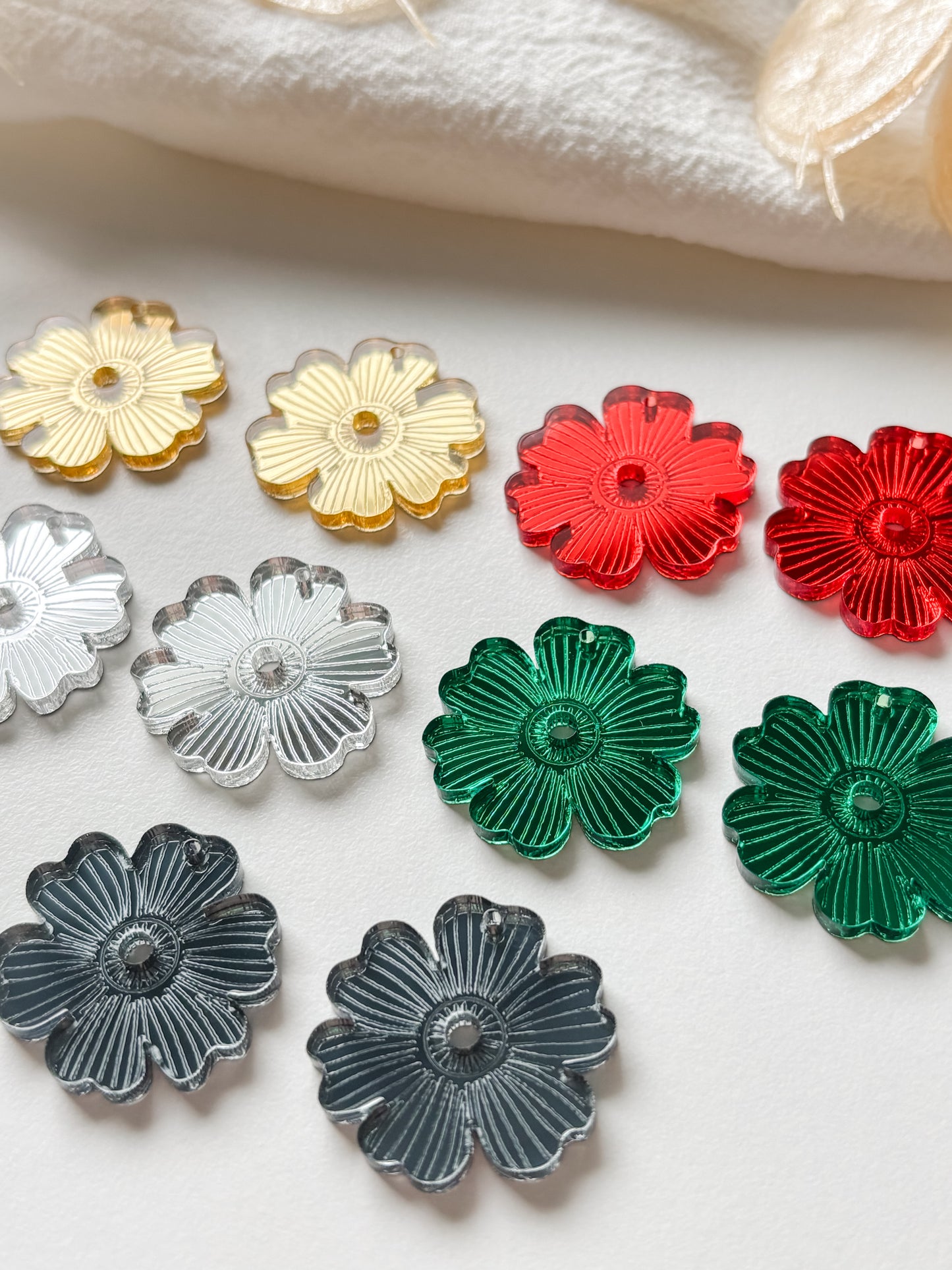 Pendant flower 25mm, 6pcs