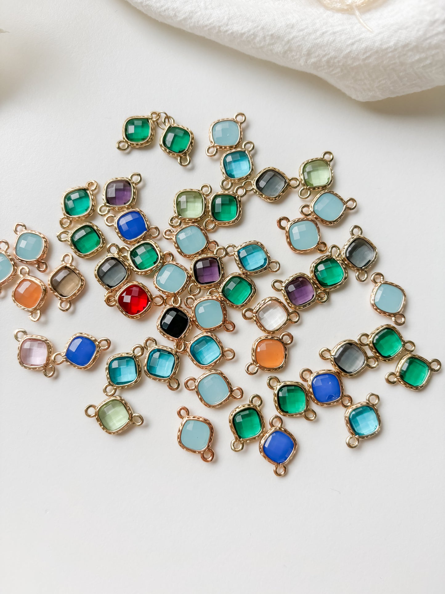 Korunjakaja 16.5x10.5x3.5mm, mix. 10kpl