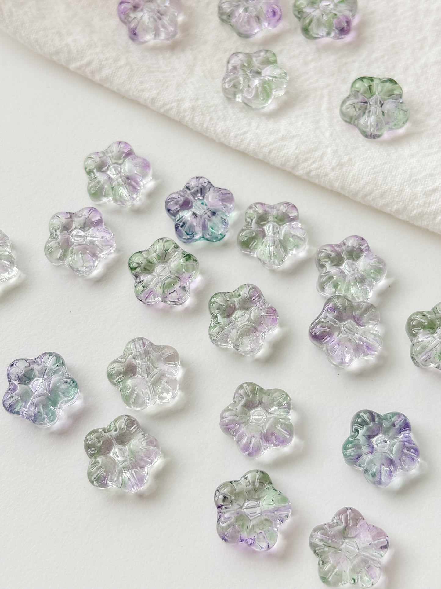 Glass bead flower 12.5x13x5.5mm, 6pcs