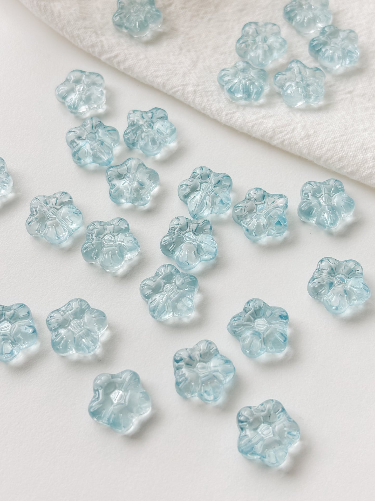 Glass bead flower 12.5x13x5.5mm, 6pcs