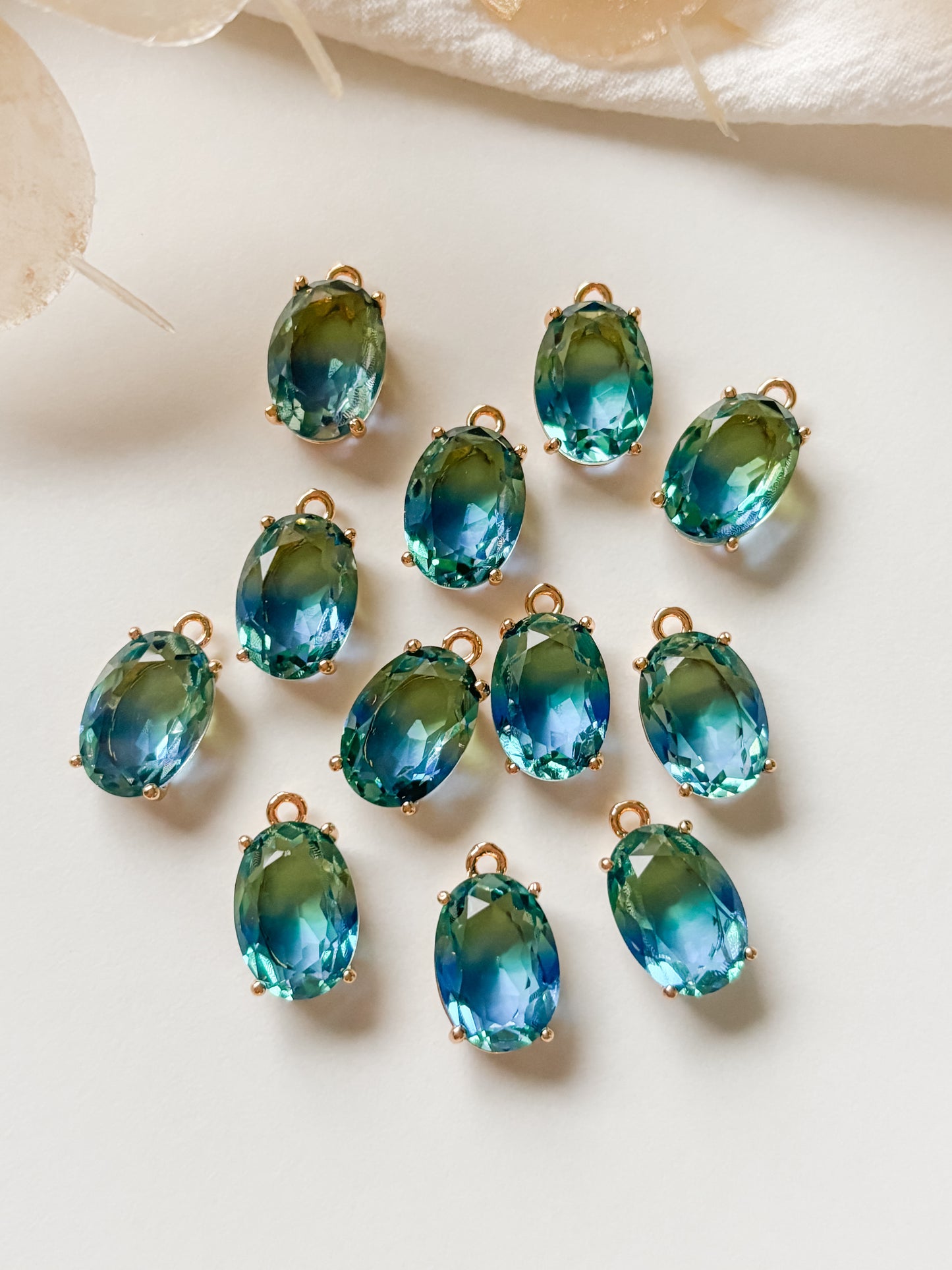 Lasiriipus ovaali 17x13.5x7mm, 2kpl