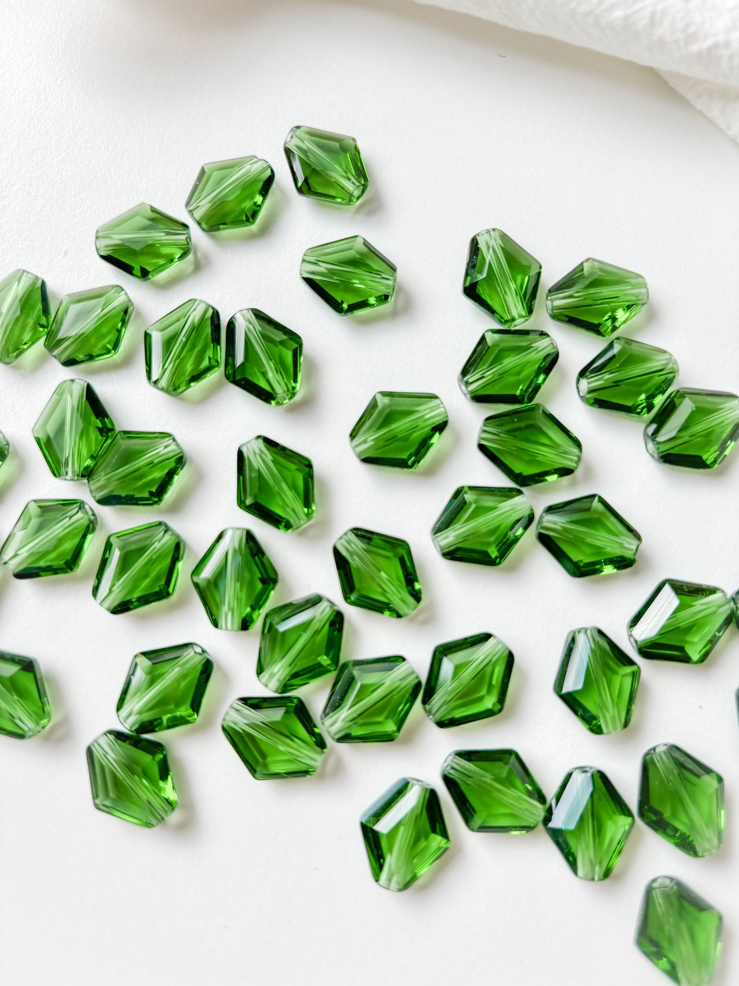 Glass bead 14x12x6mm, green, 6pcs
