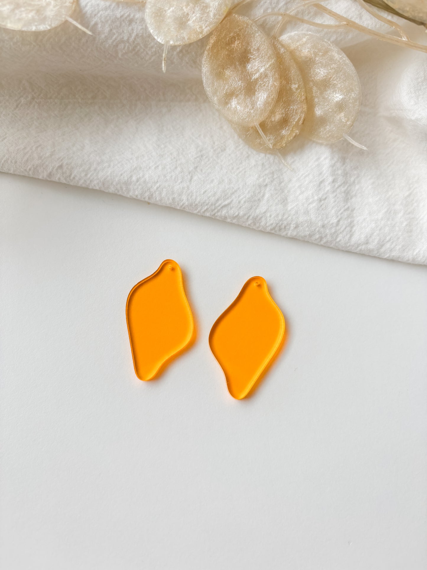 Pendant yellow transparent 40mm