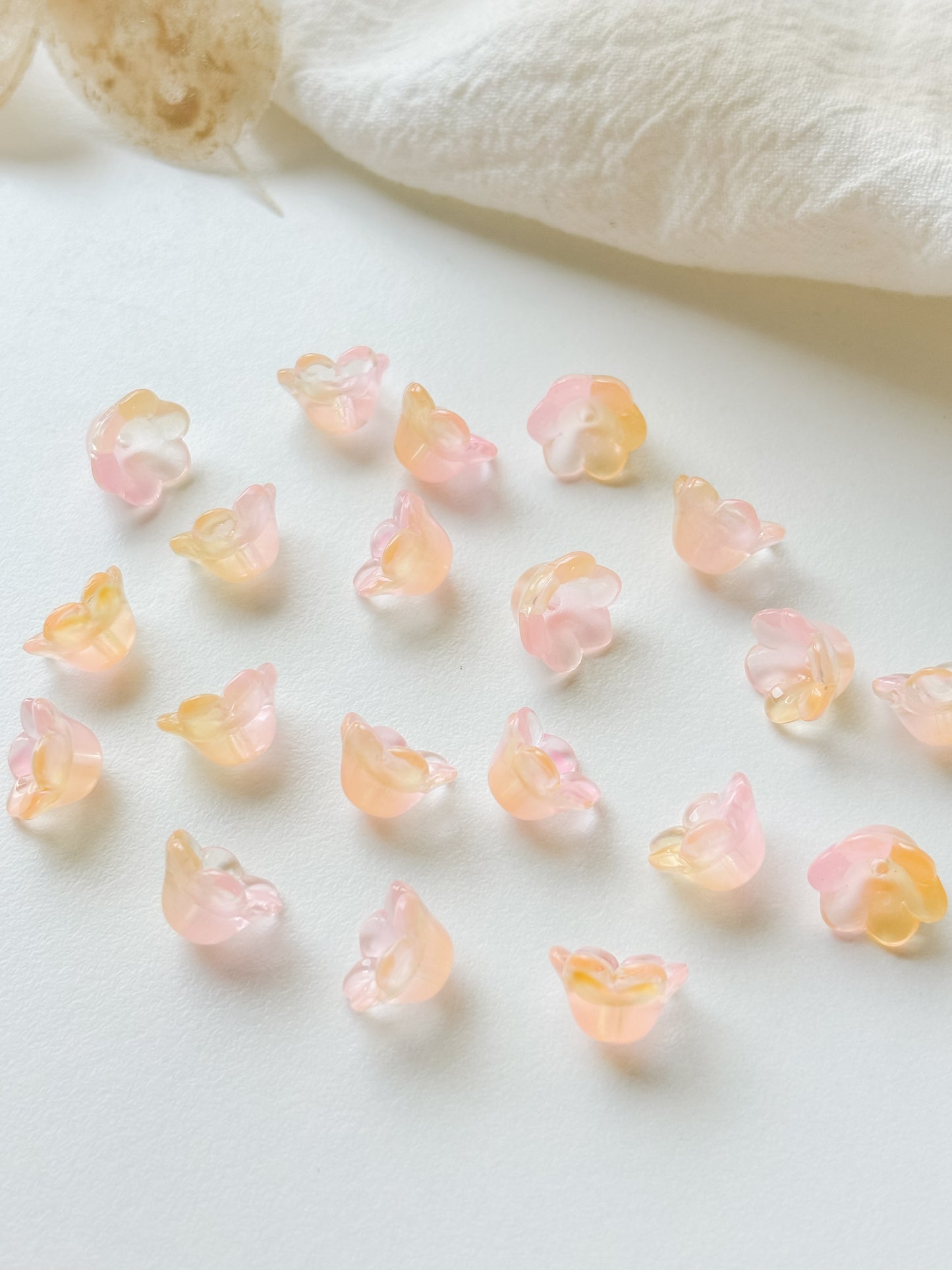 Glass bead flower 12x8mm, 10pcs