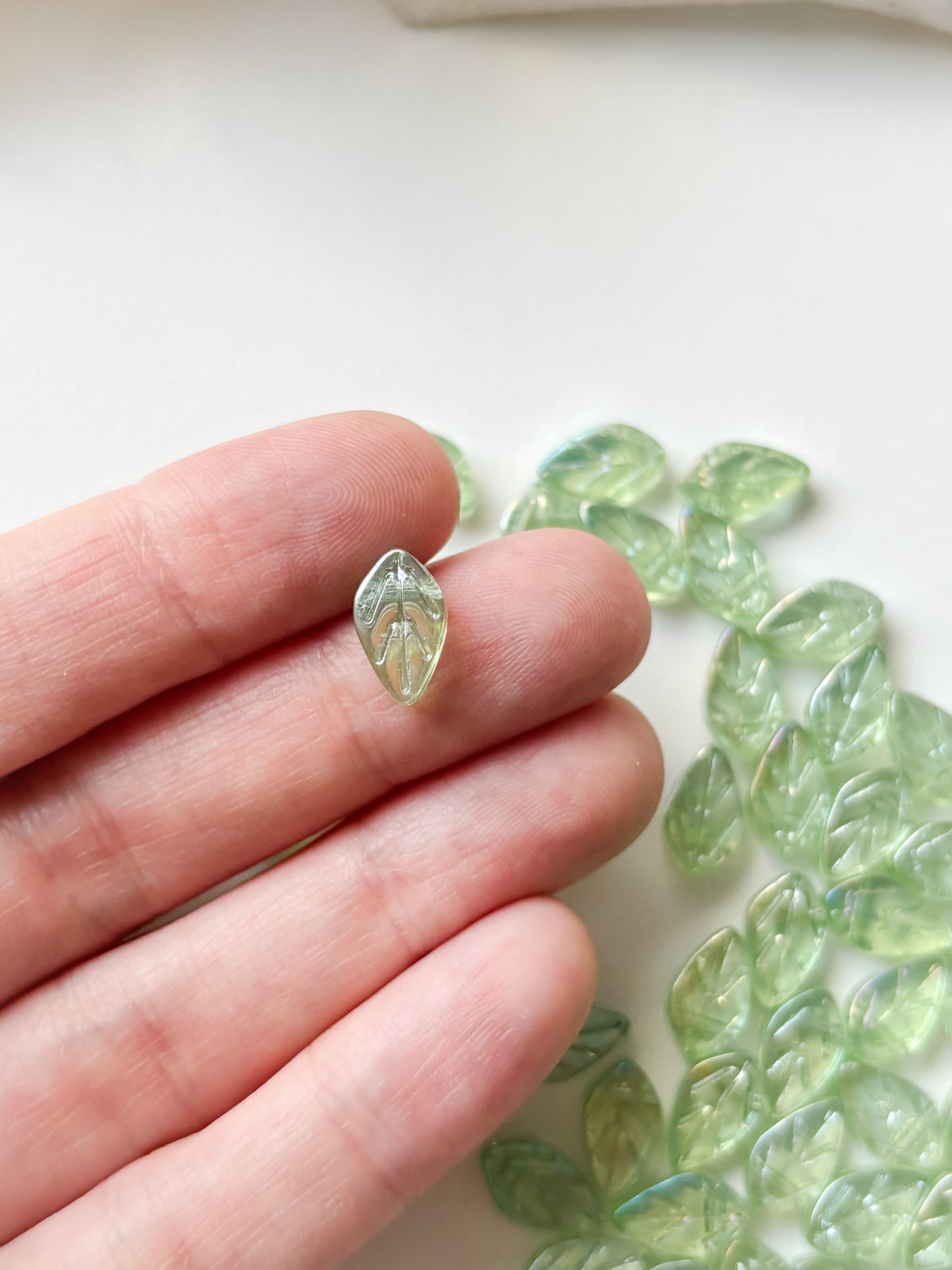 Lasihelmi lehti 11x6.5x4mm, 10kpl