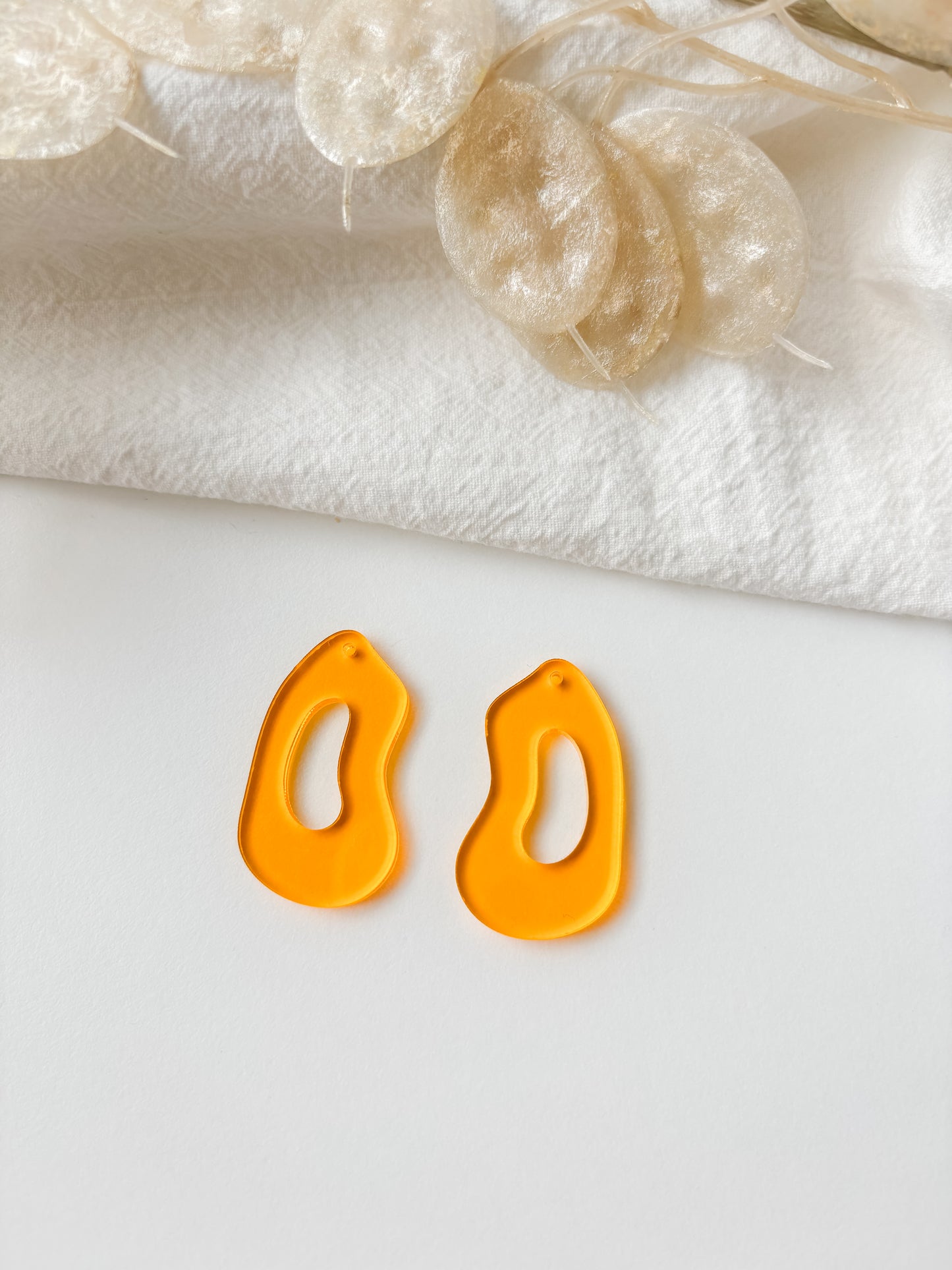 Pendant yellow transparent 40mm