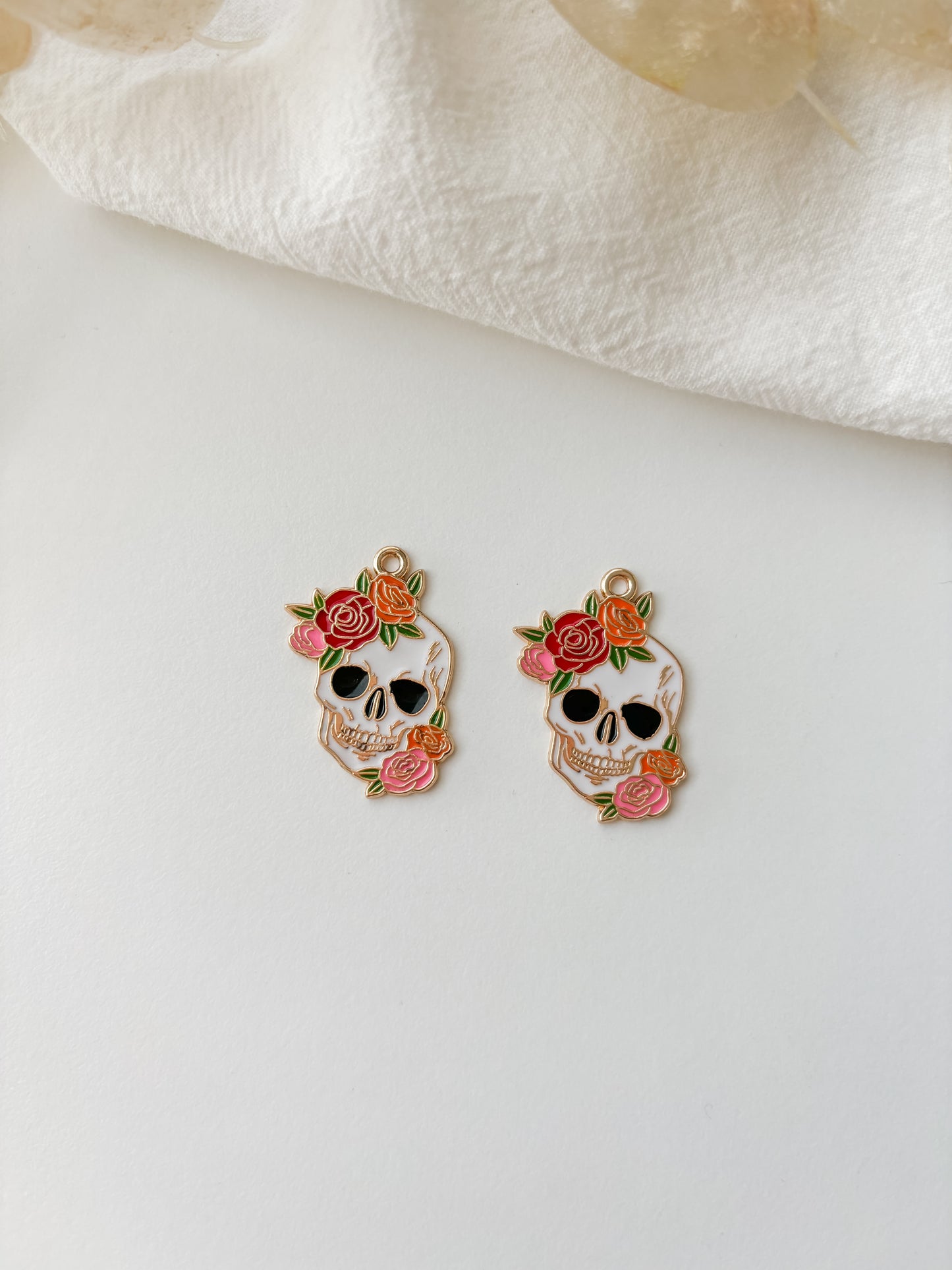 Pendant skull 29.5x20x1mm, 1pc