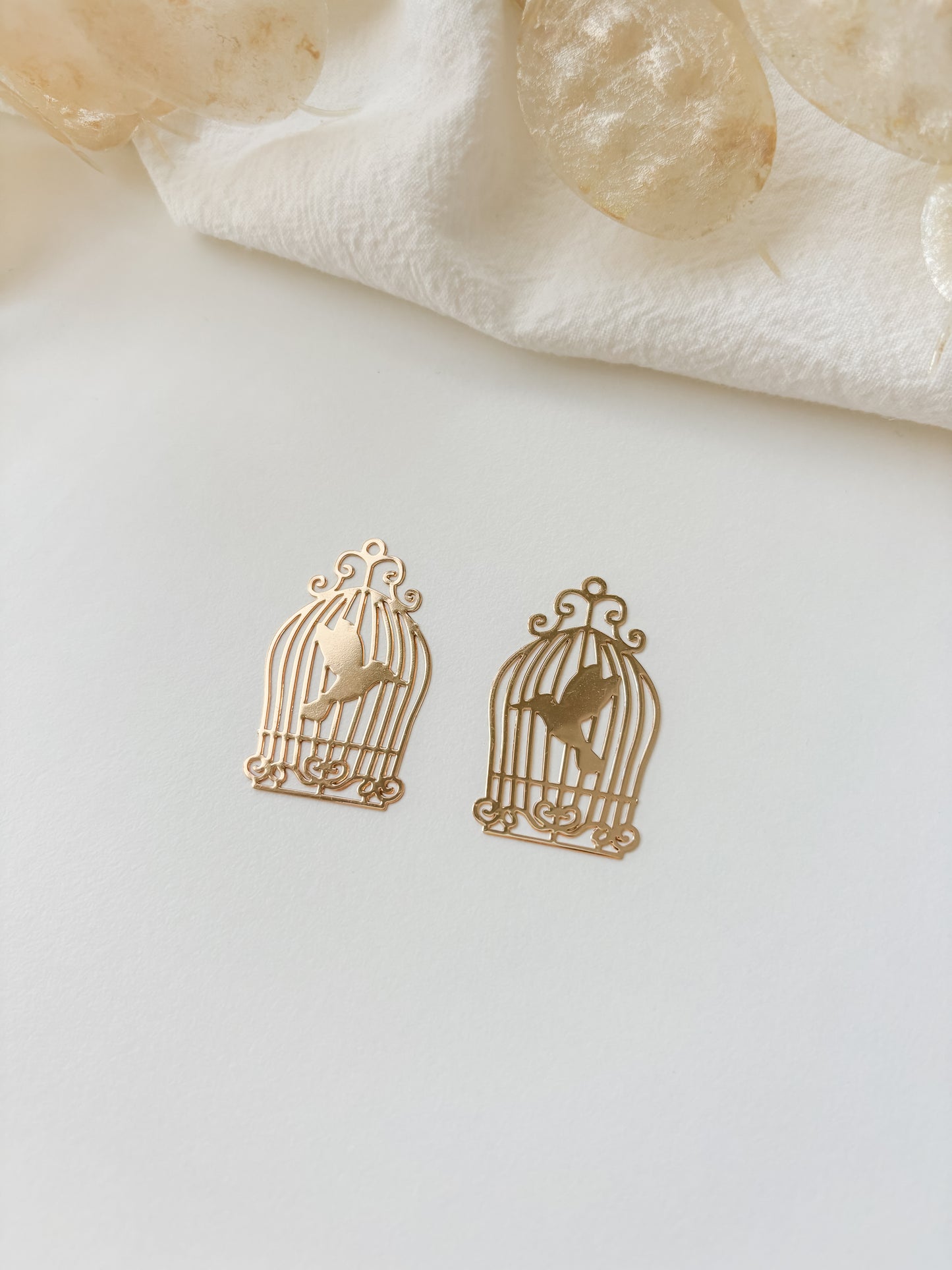 Pendant bird 35x21x0.3mm, 1pc