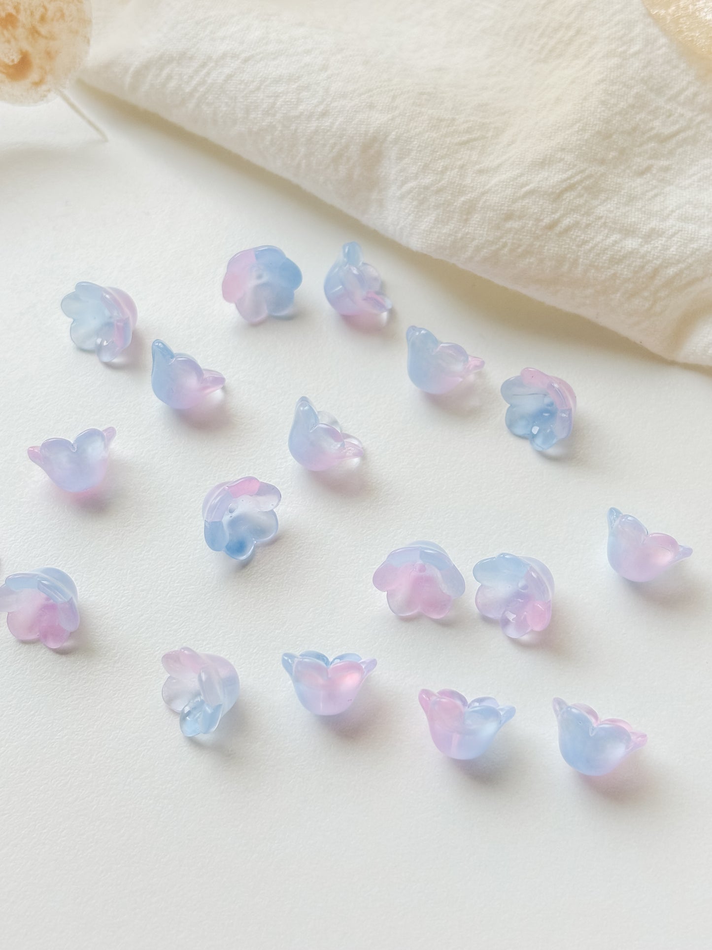 Glass bead flower 12x8mm, 10pcs