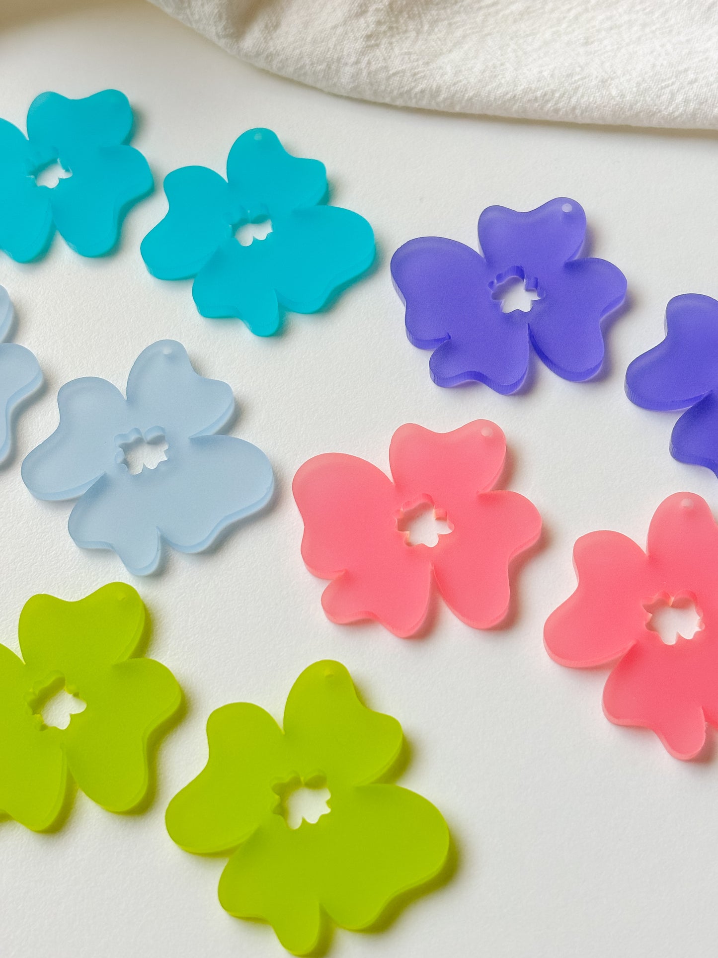 Pendant flower 40x39mm, 1 pair
