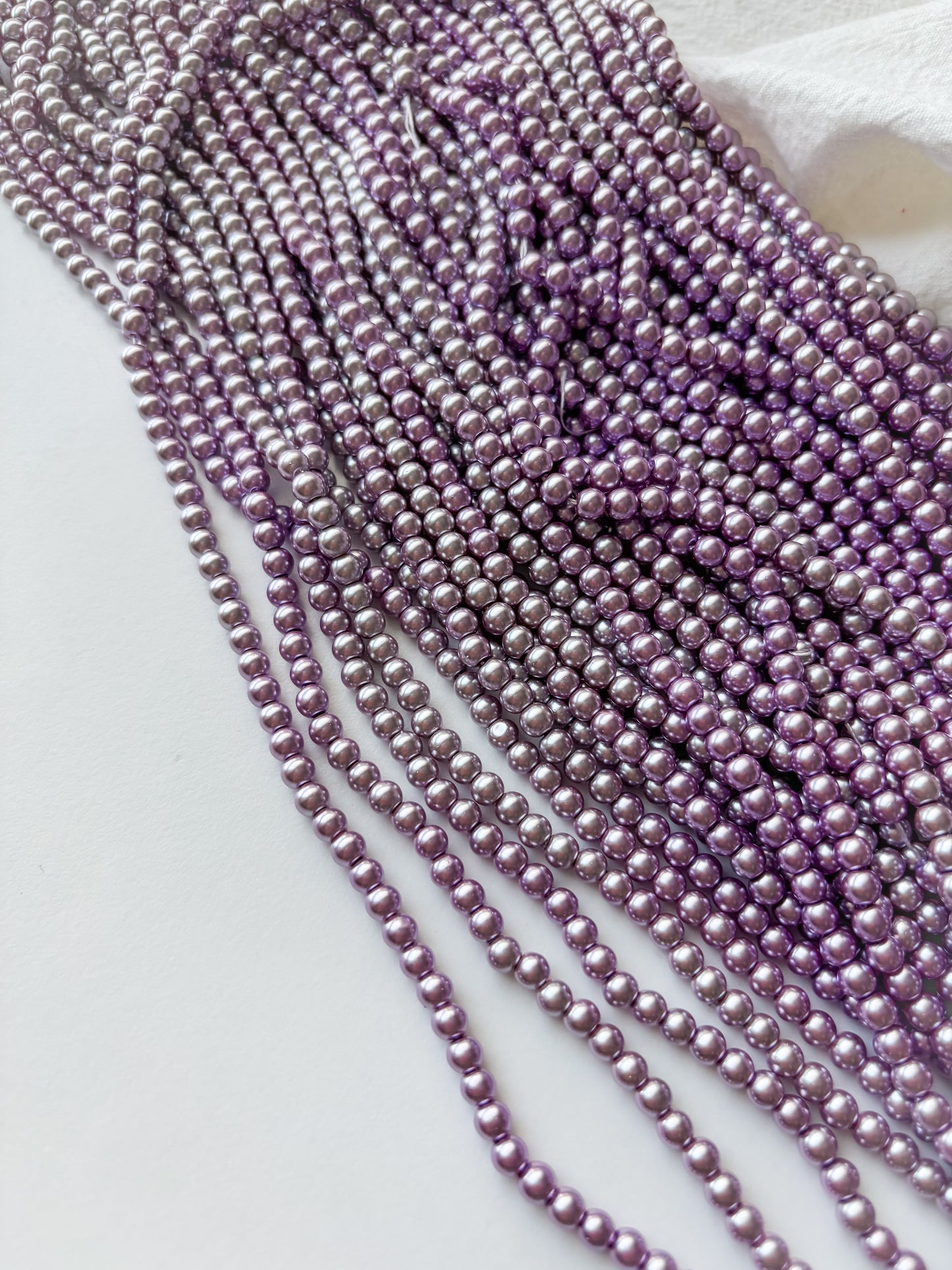 Glass bead 4mm, approx. 100pcs