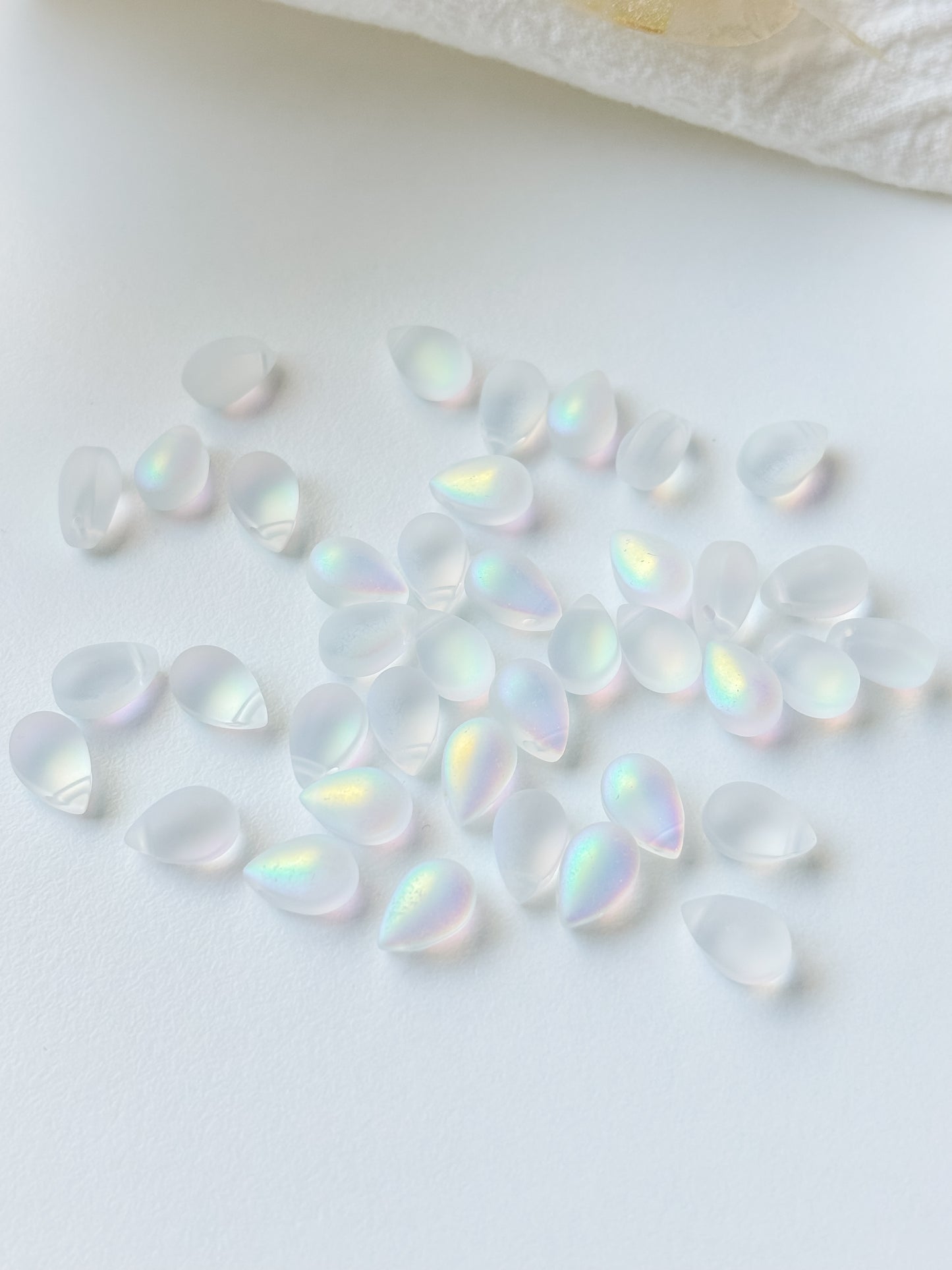 Glass pendant drop 9x6x6mm, 10 pcs