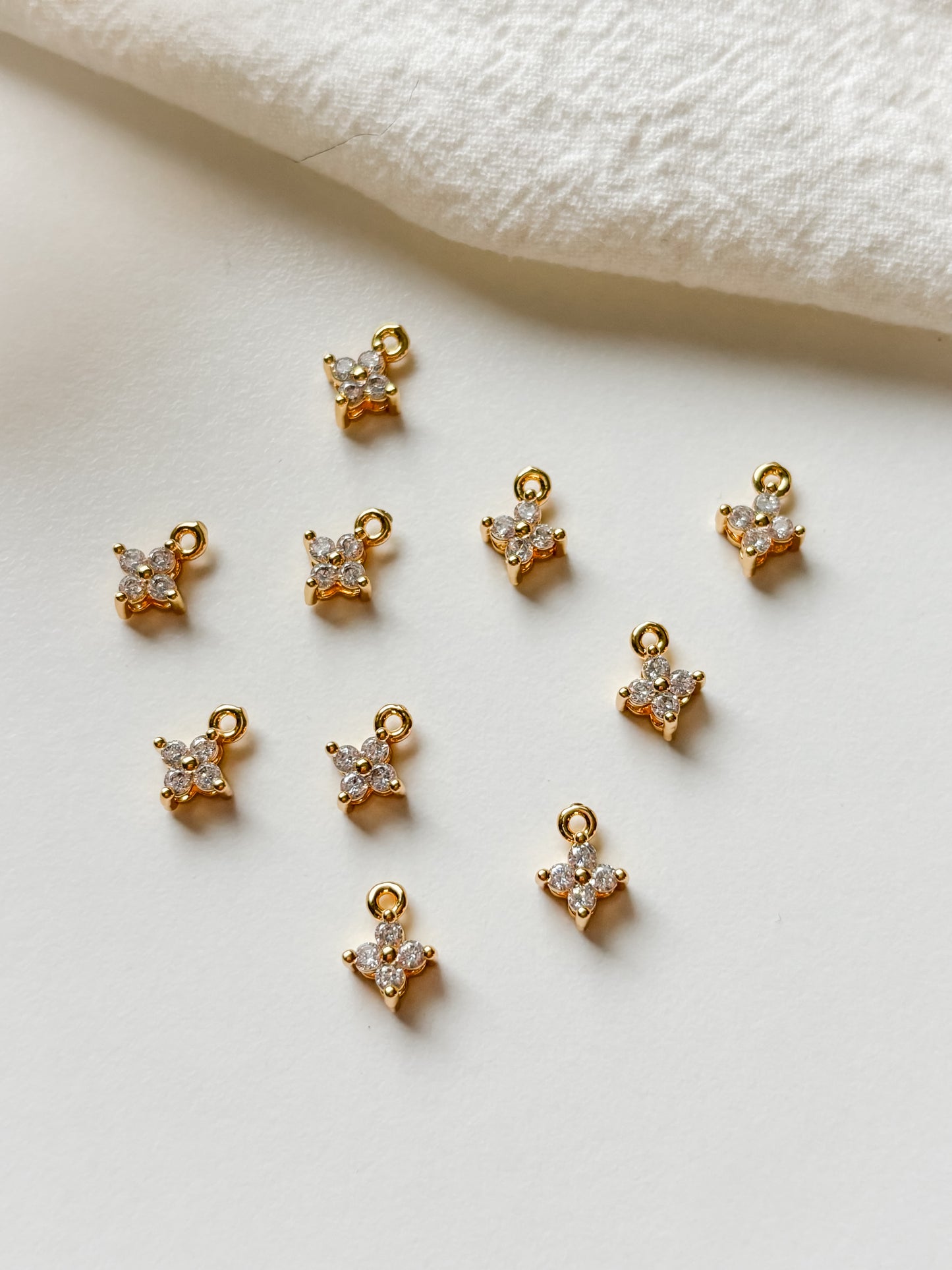 Pendant zirconia 11x9x3mm, 1pc