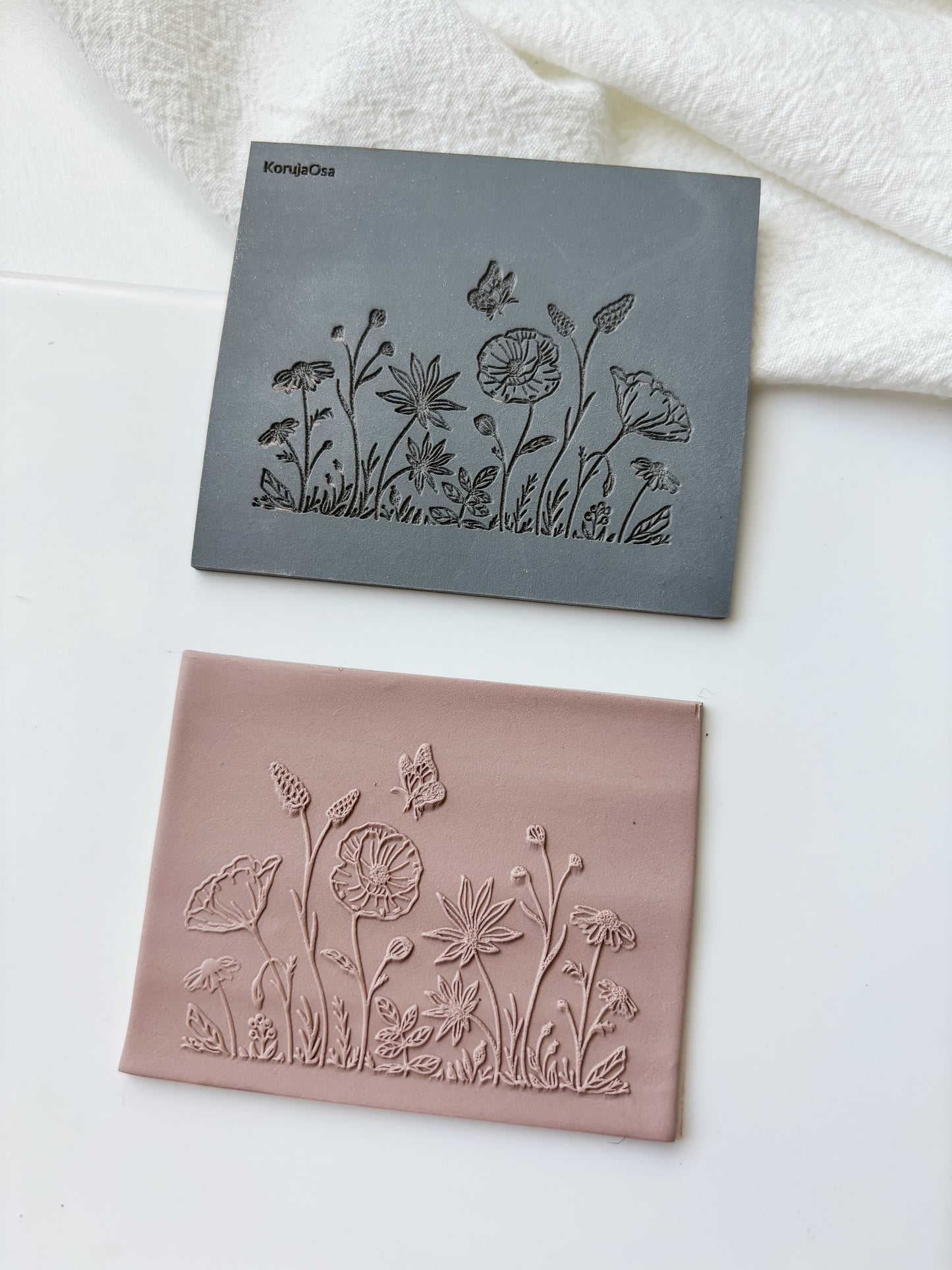 Texturerad mattfjäril 69mm