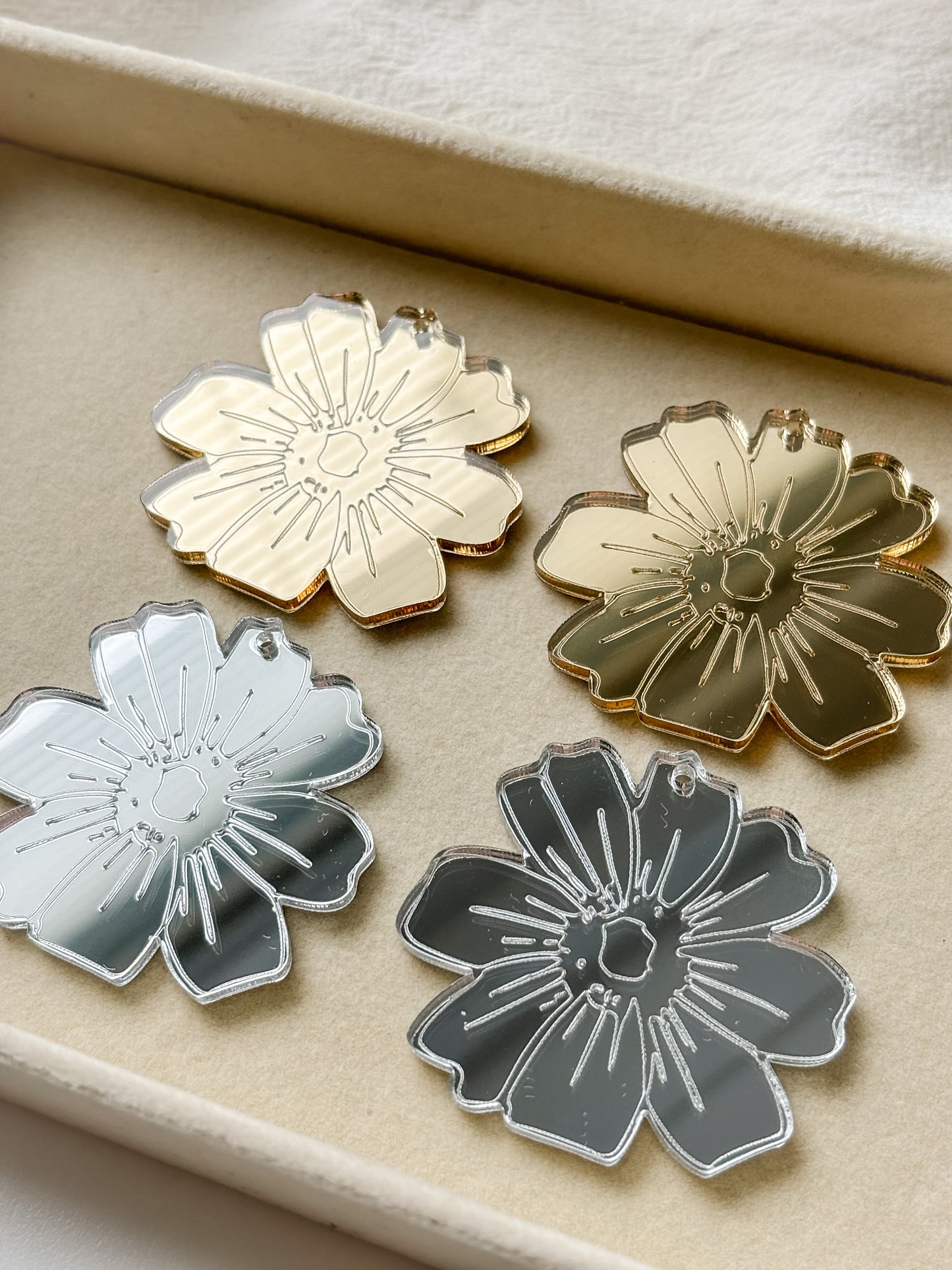 Pendant flower, 1 pair