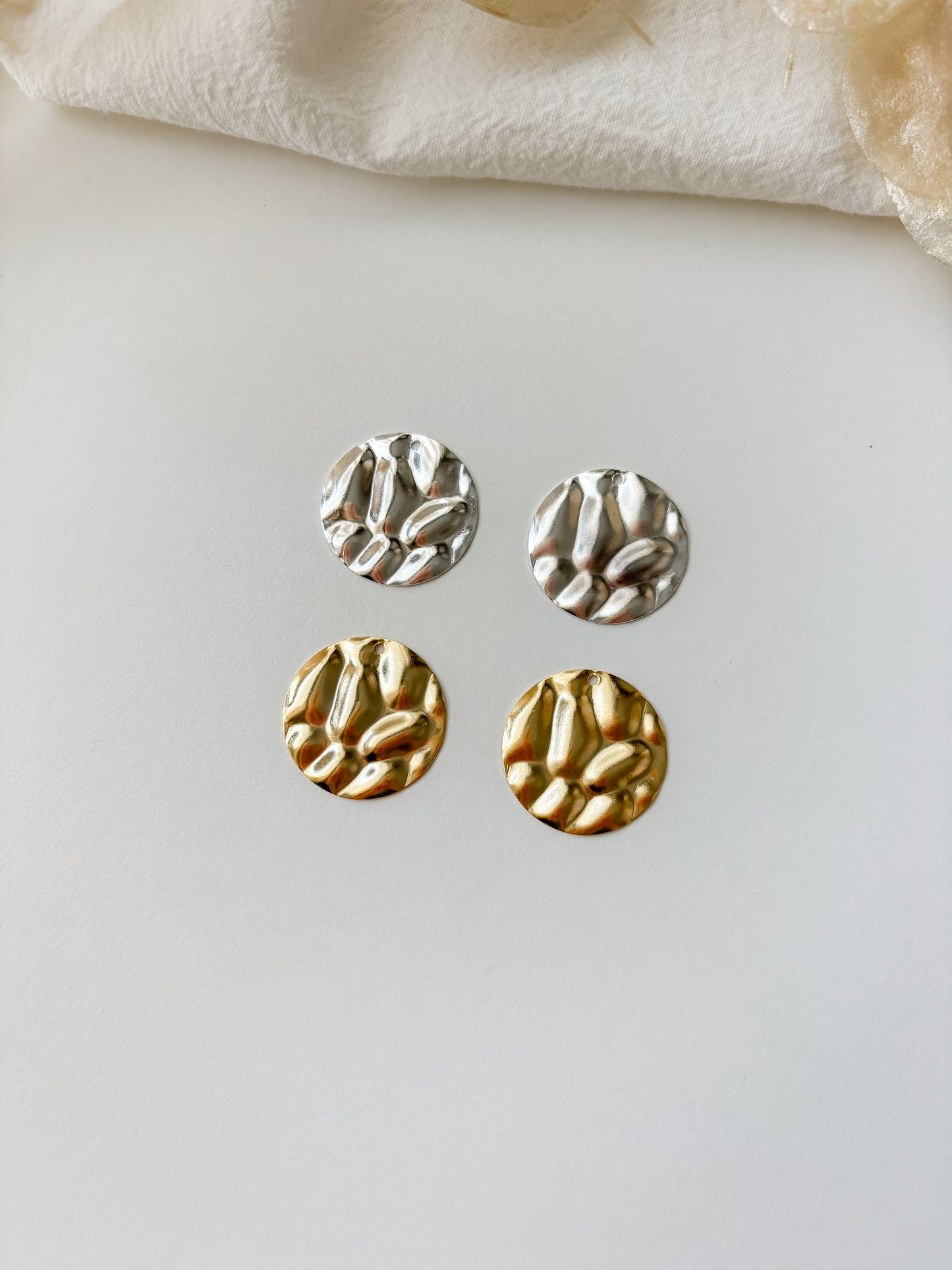 Pendant circle 22x1.5mm, 1pc