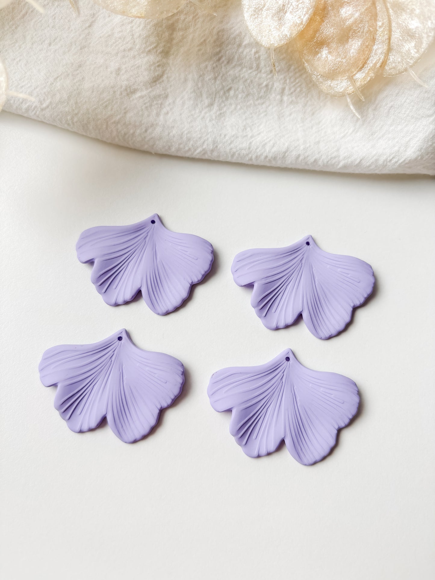 Pendant ginkgo 33x45x2mm, 1pc