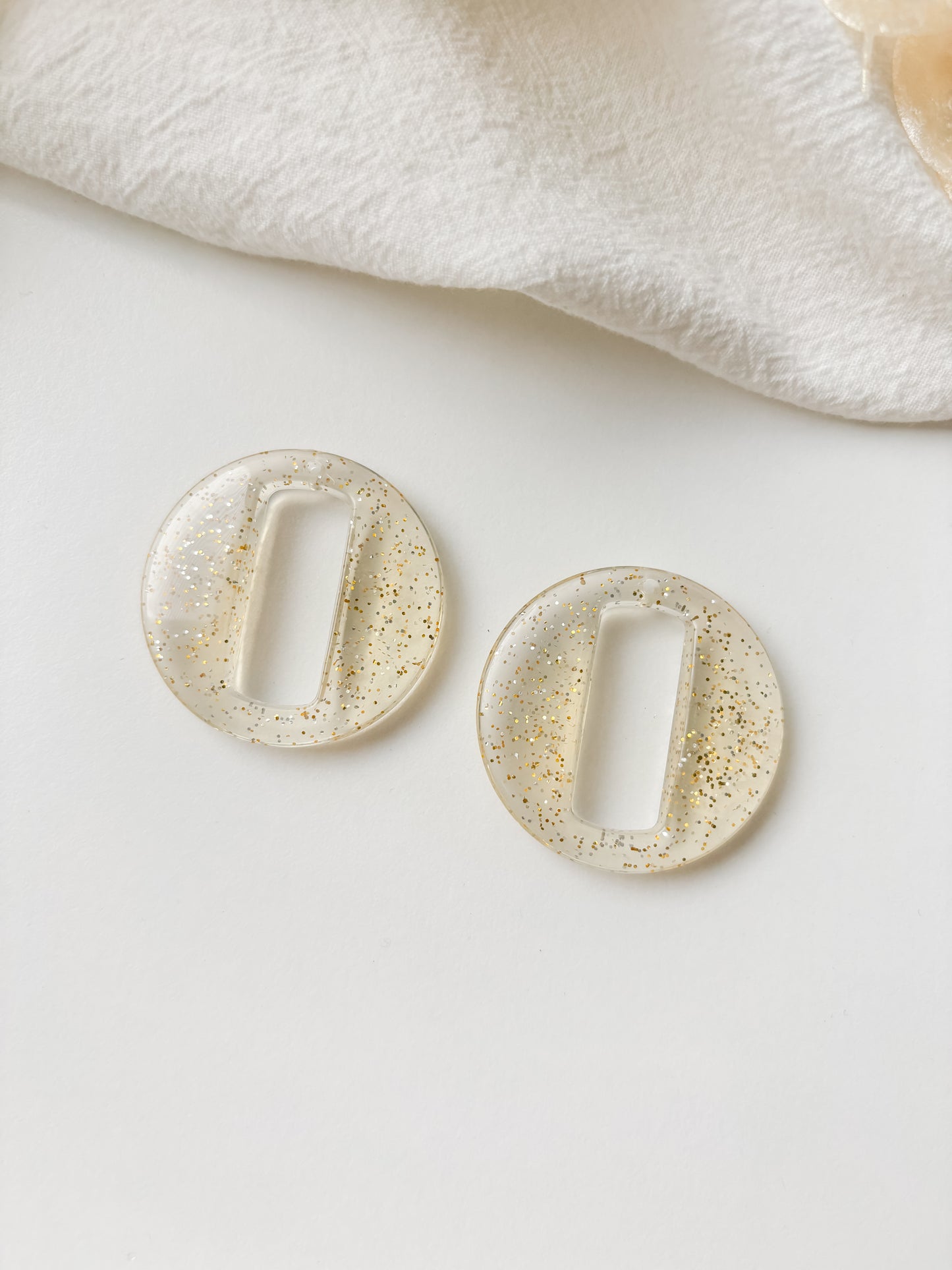 Pendant circle 39x7mm, 1pc