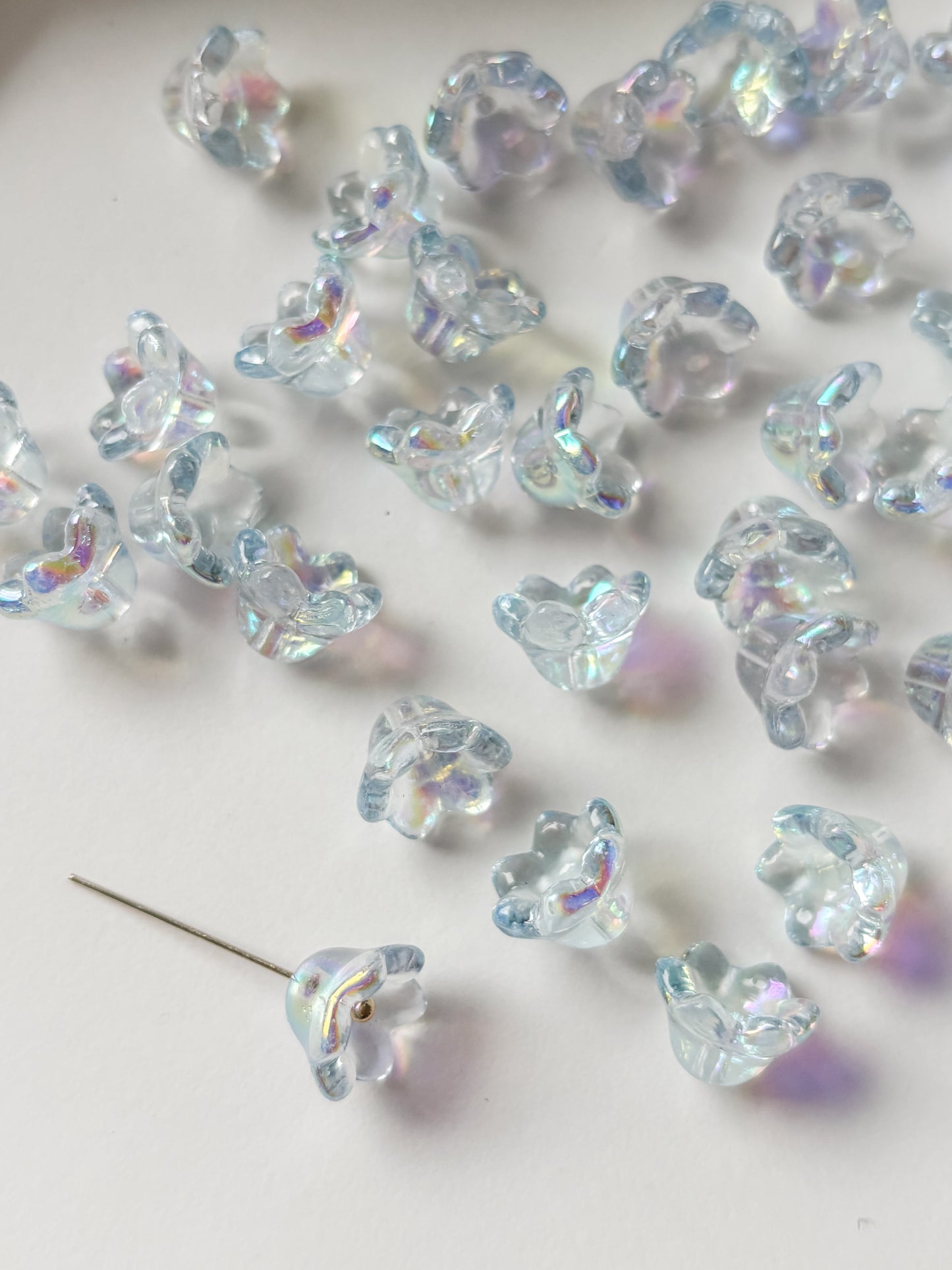 Lasihelmi kukka vaaleansininen 12x8mm, 10kpl