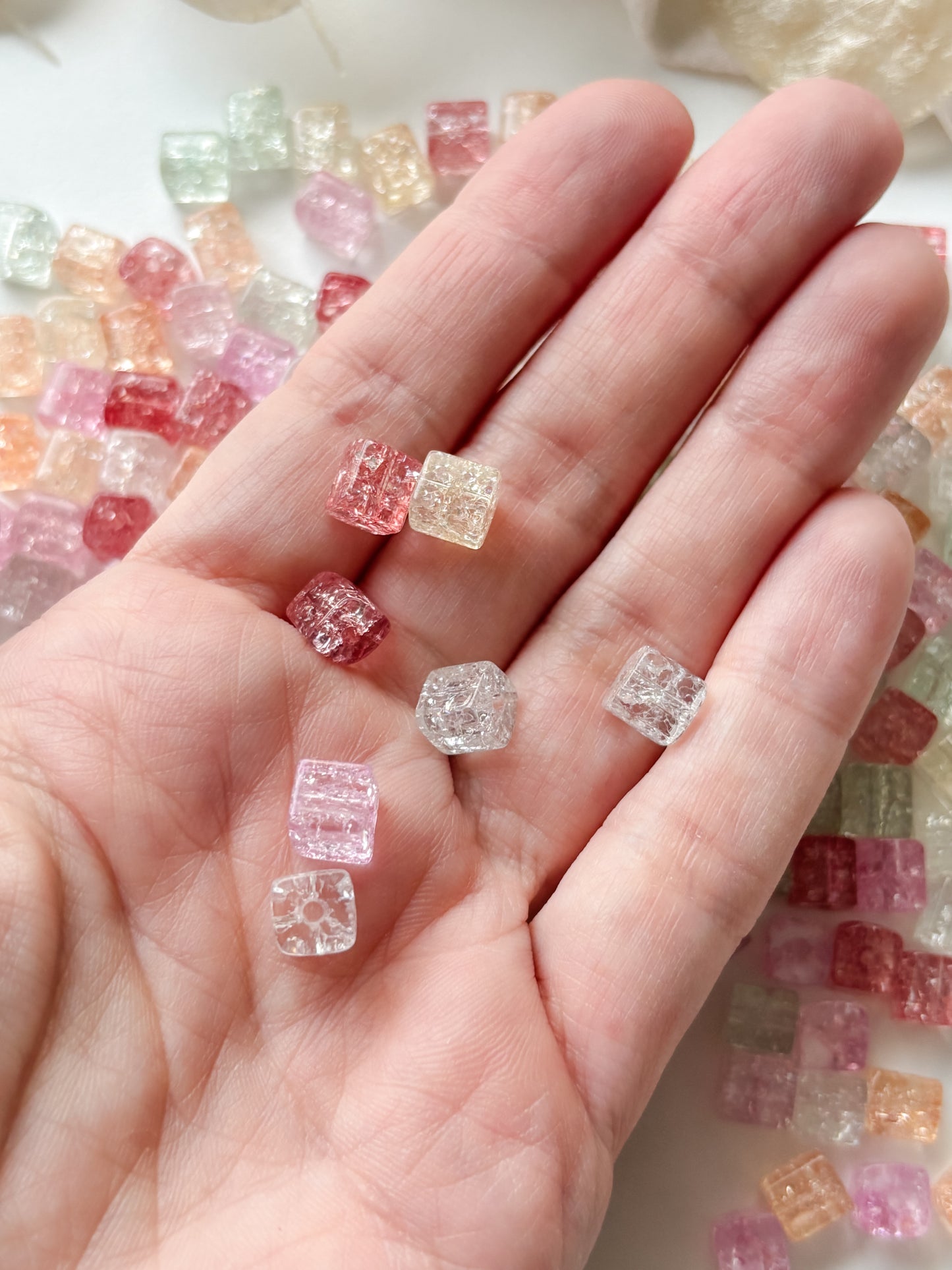 Lasihelmi 6.5x6.5x6.5mm, 20kpl