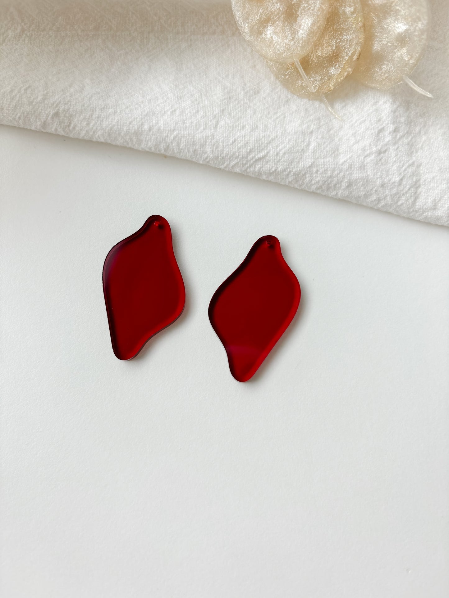 Pendant red transparent 40mm