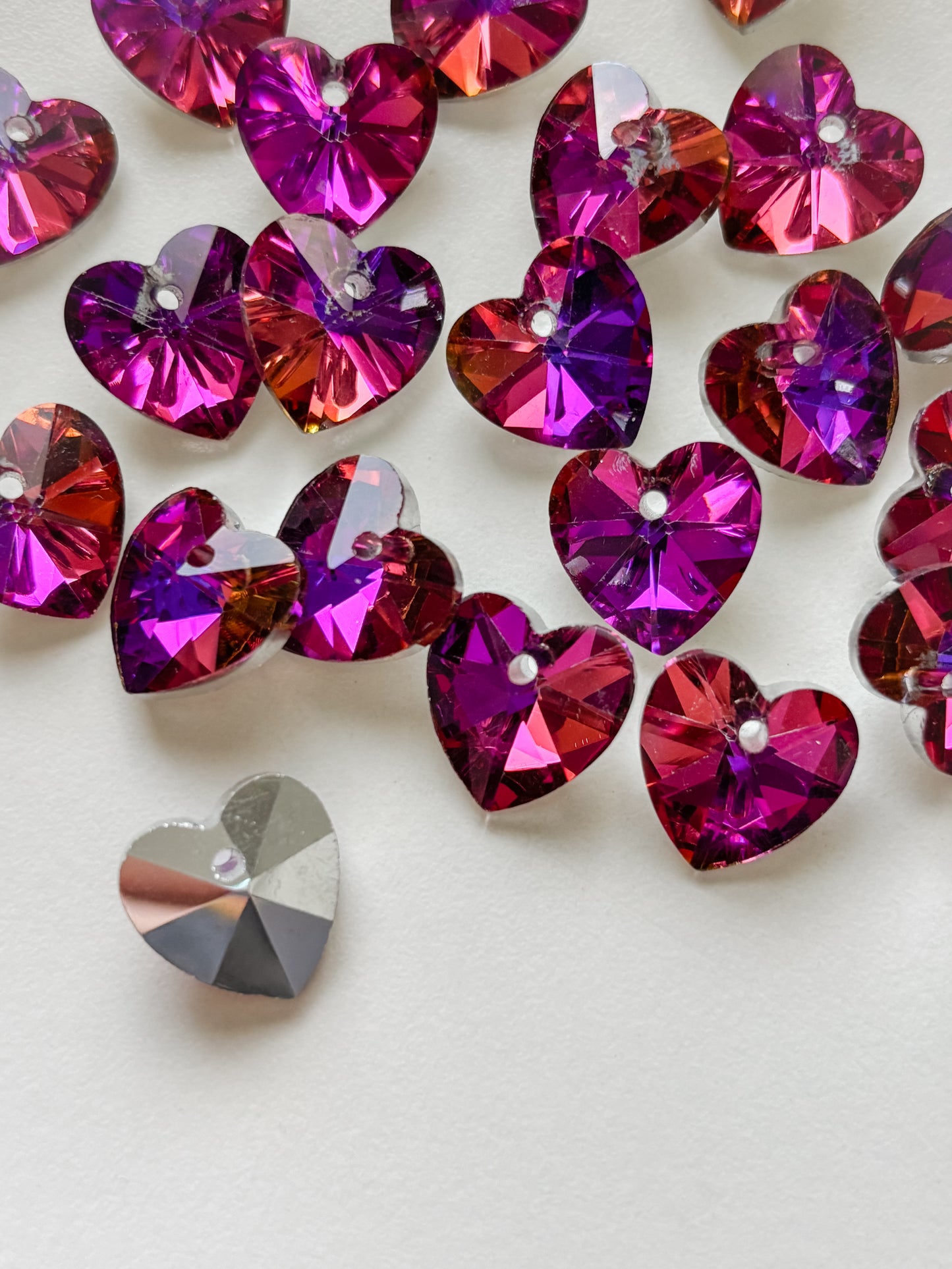 Glass pendant heart 14x8mm, 6pcs