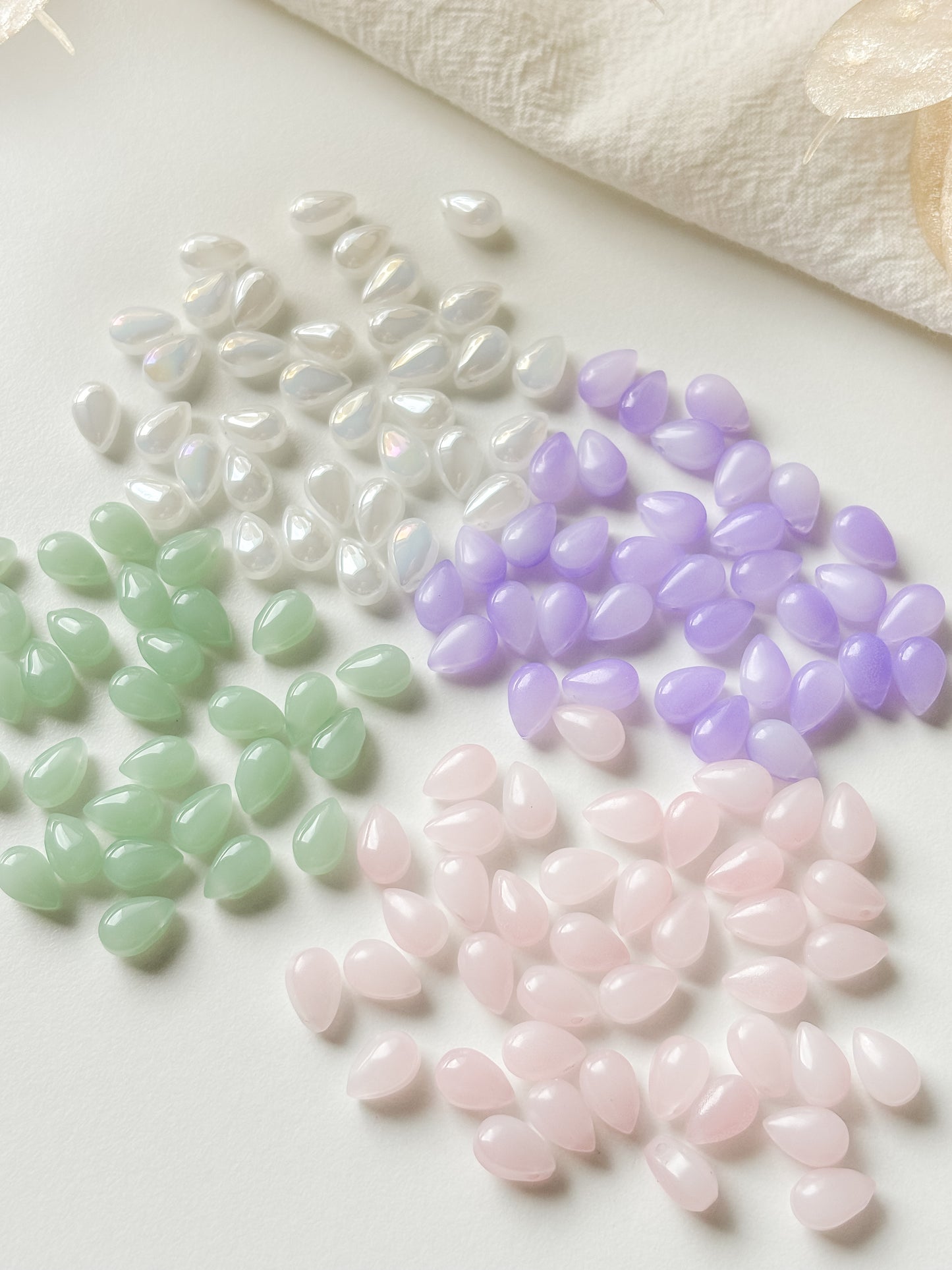 Glass pendant drop 9x6x6mm, 10 pcs