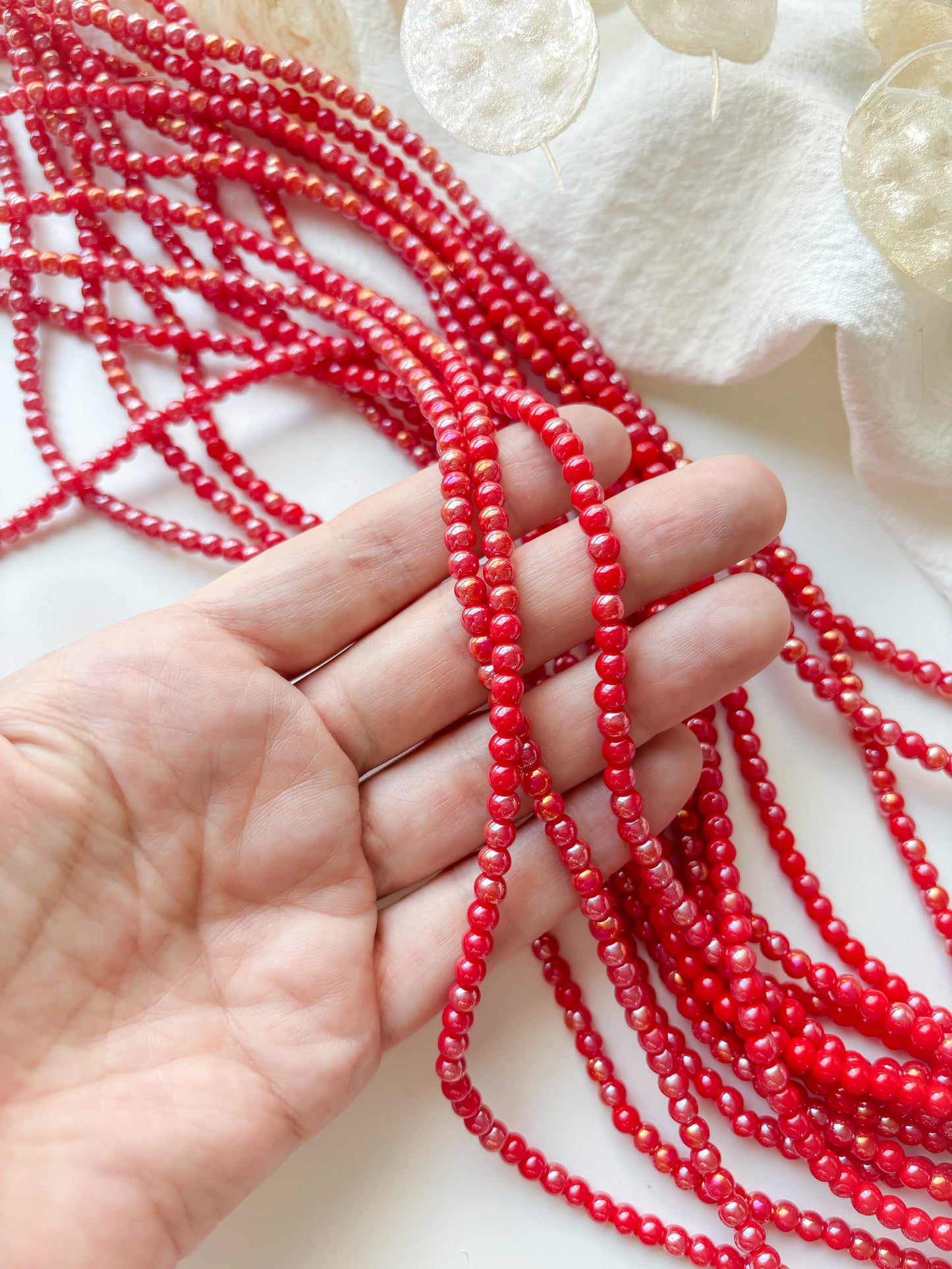 Glass bead red 4~4.5mm, approx. 95pcs