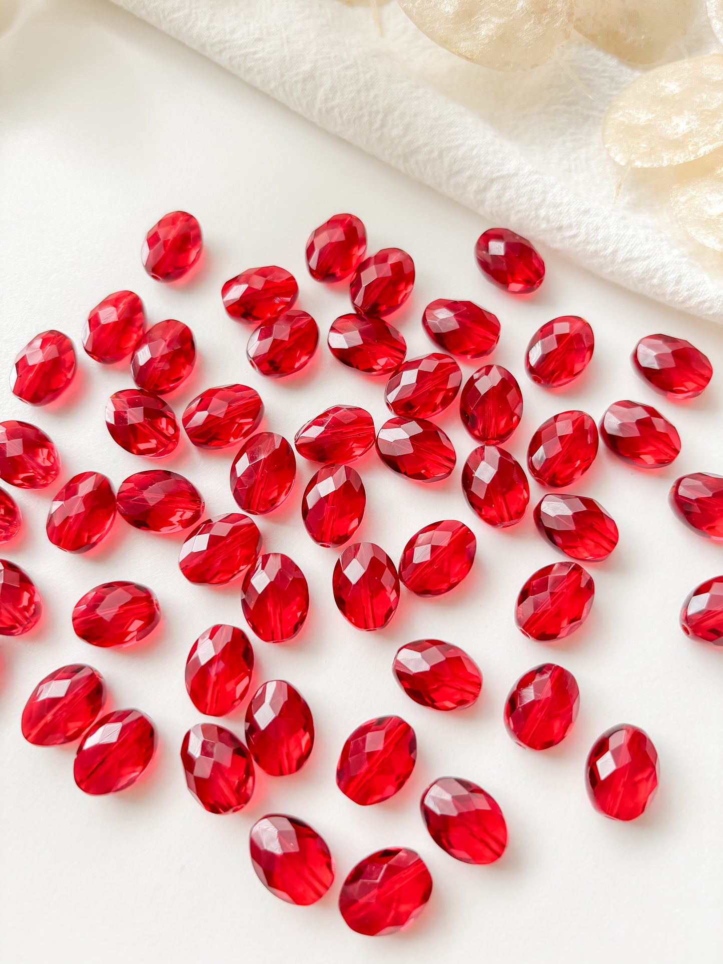 Glass bead red 13x10x7mm, 6pcs