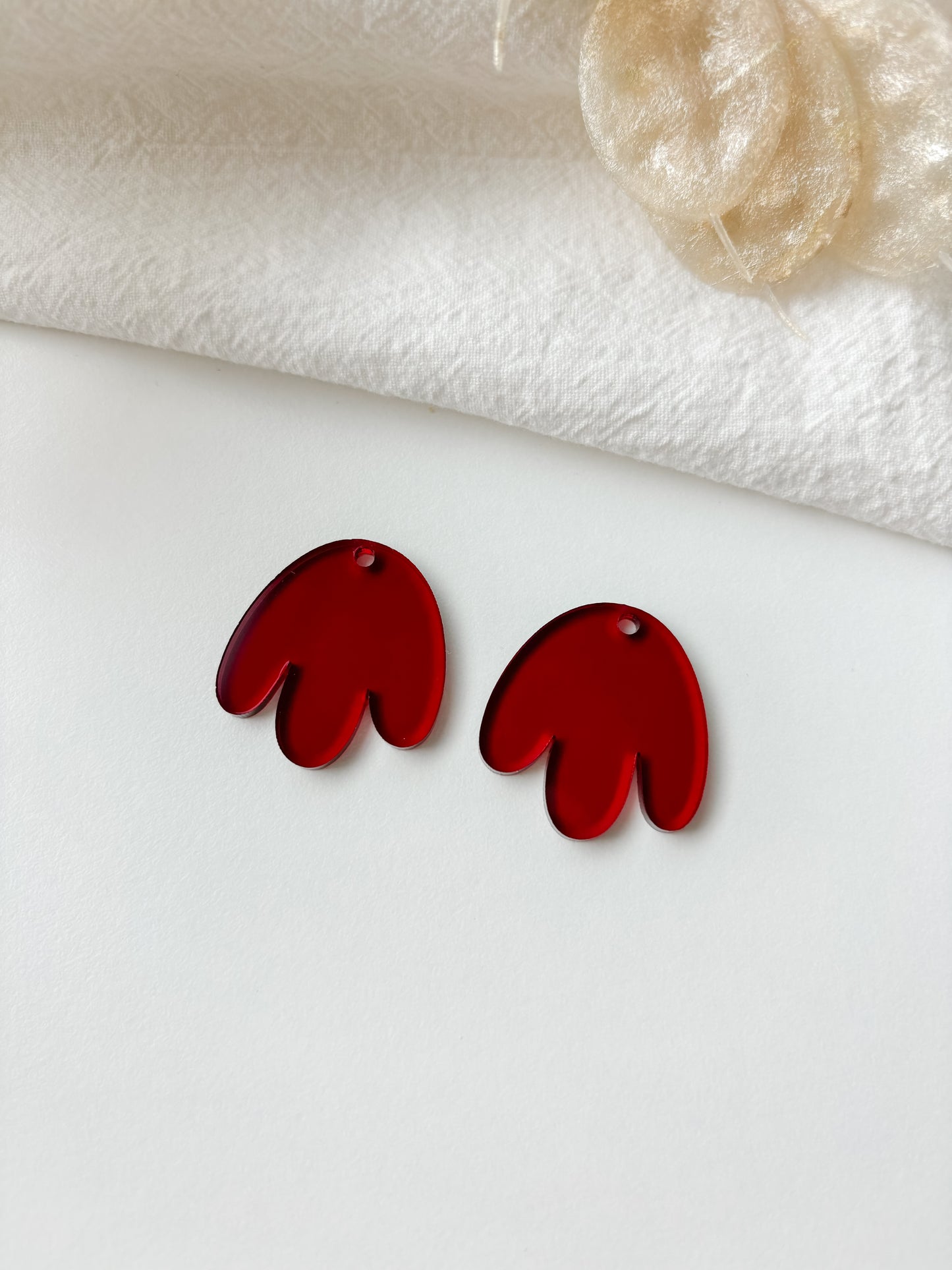 Pendant red transparent 30mm