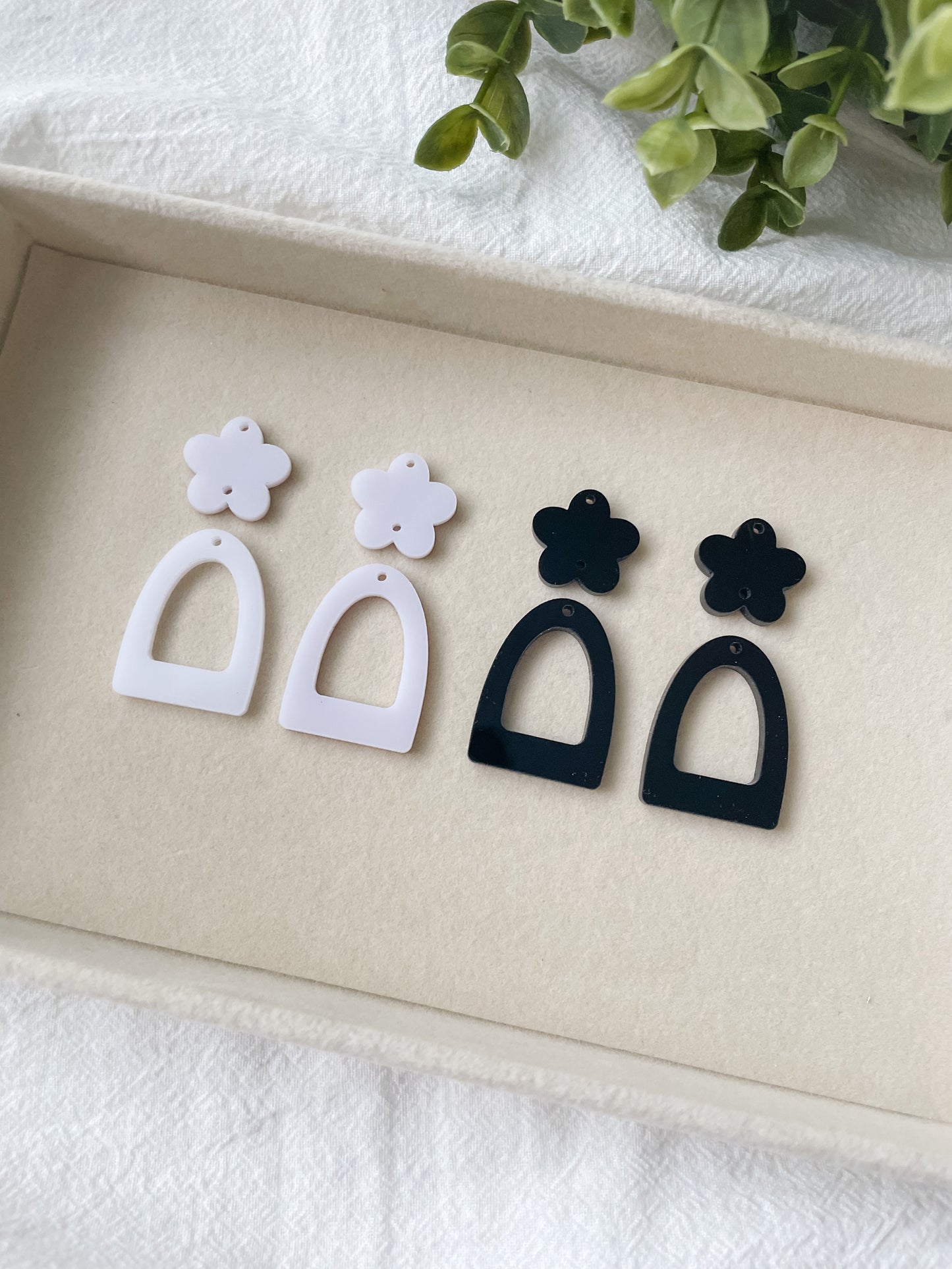Pendant set 1 pair