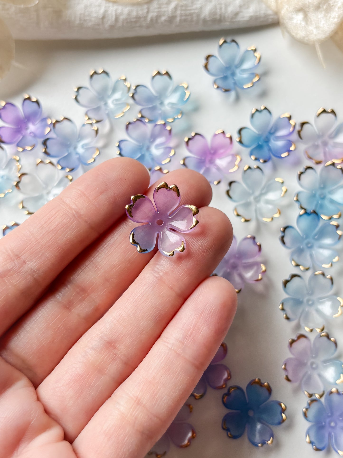 Akryylihelmi kukka 17.5x18x5mm, 20kpl