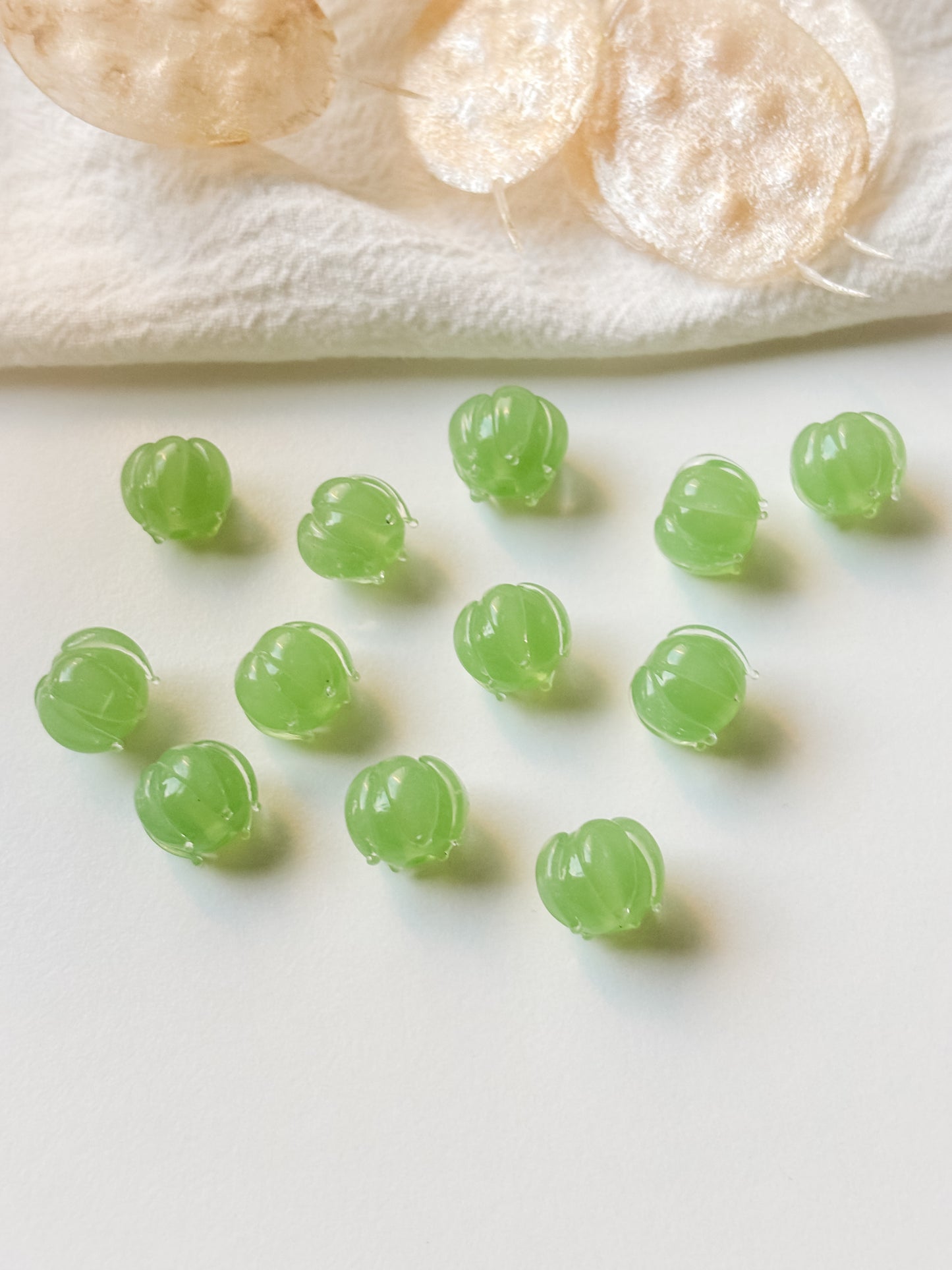 Glass bead 11x13x11~13mm, 1pc