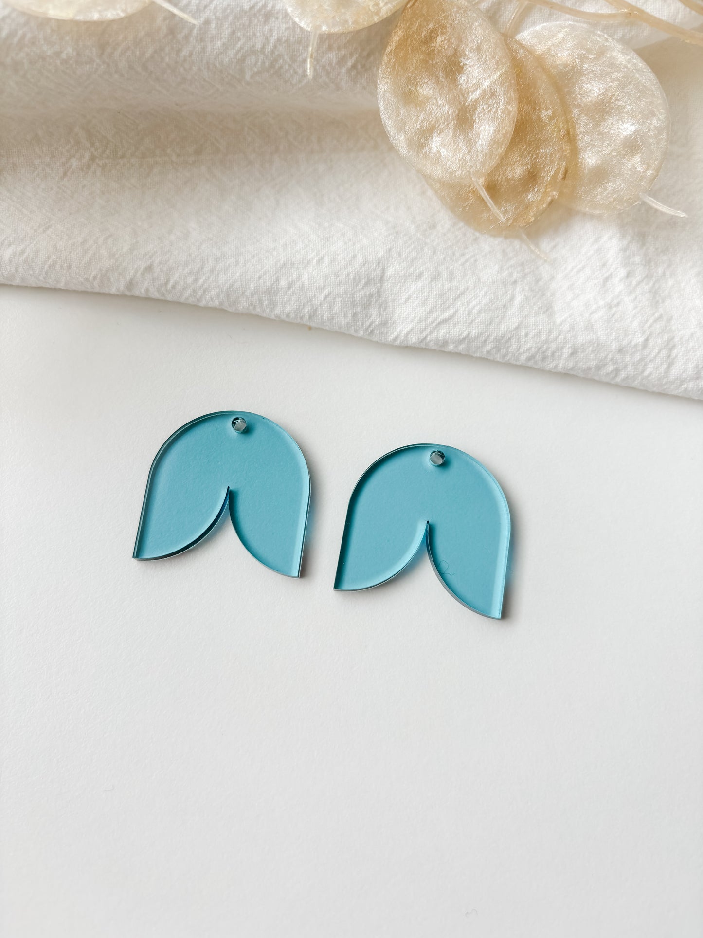Pendant blue transparent 30mm