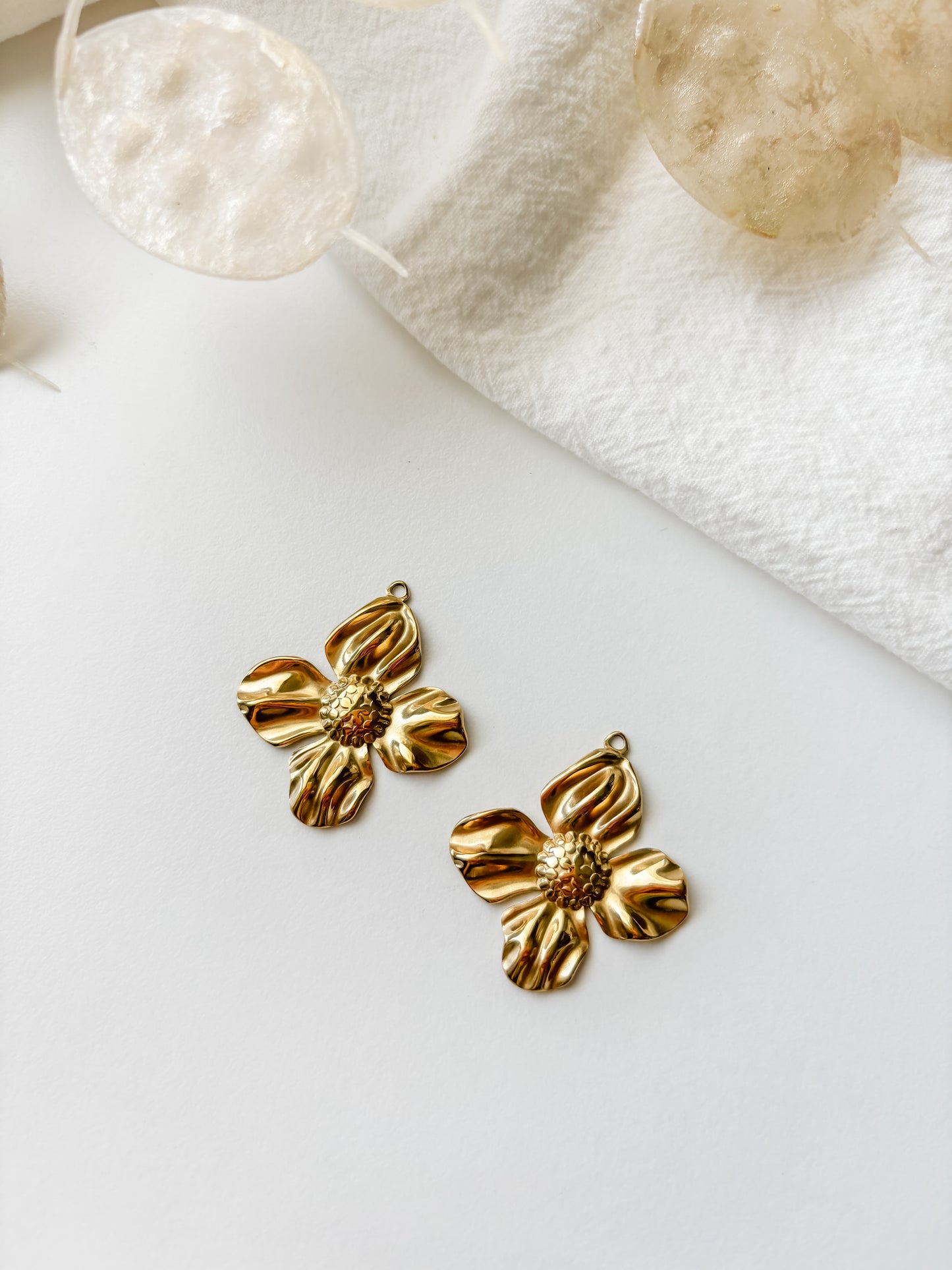 Pendant flower 32x29x3mm, RST304, 1pc